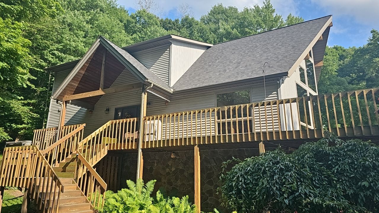 Owens Corning Color: Williamsburg Gray by Eagle Eye Roofing