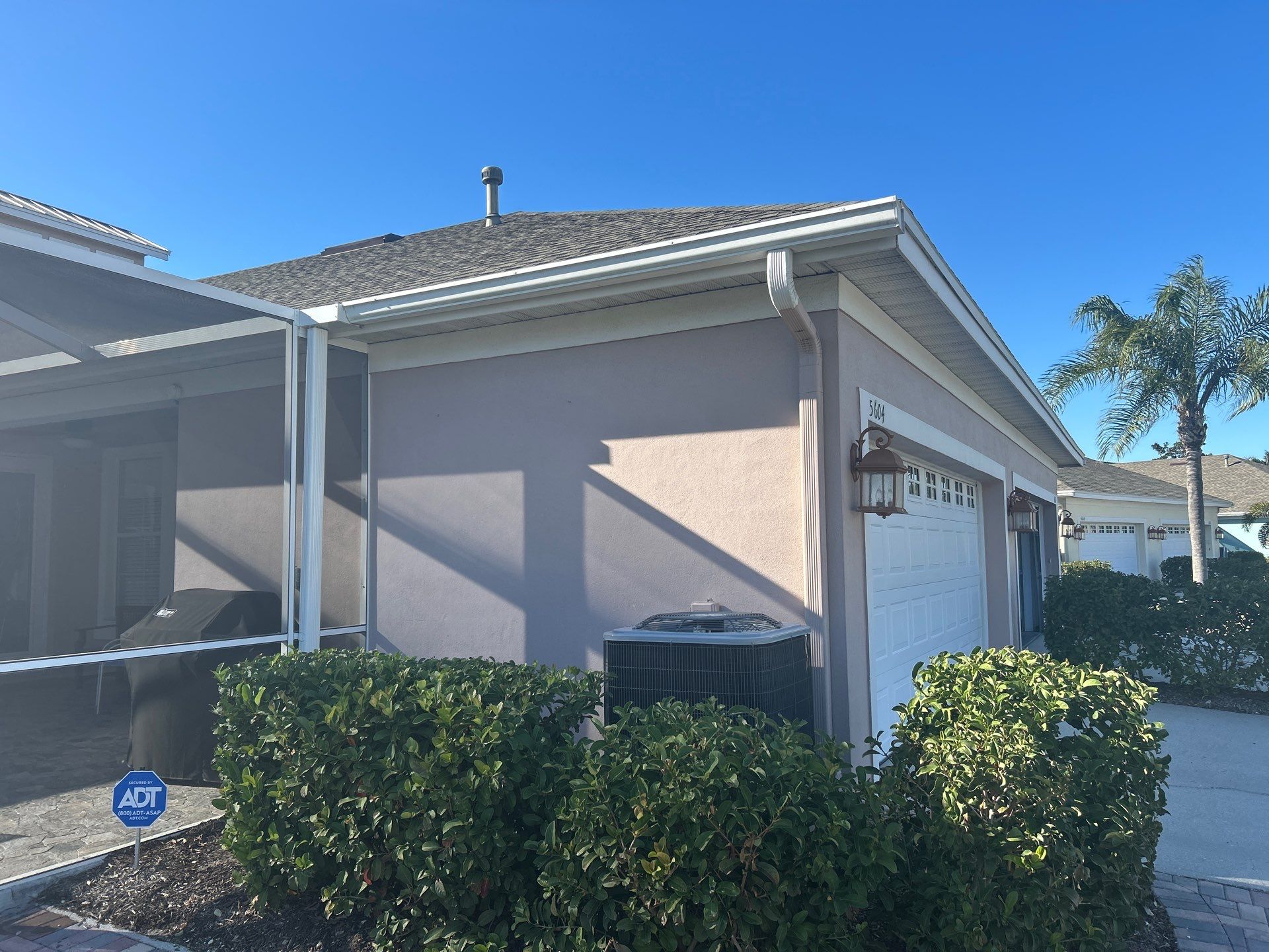 Splash Guard Gutters for Homes in Apollo Beach FL by Gutter Professors