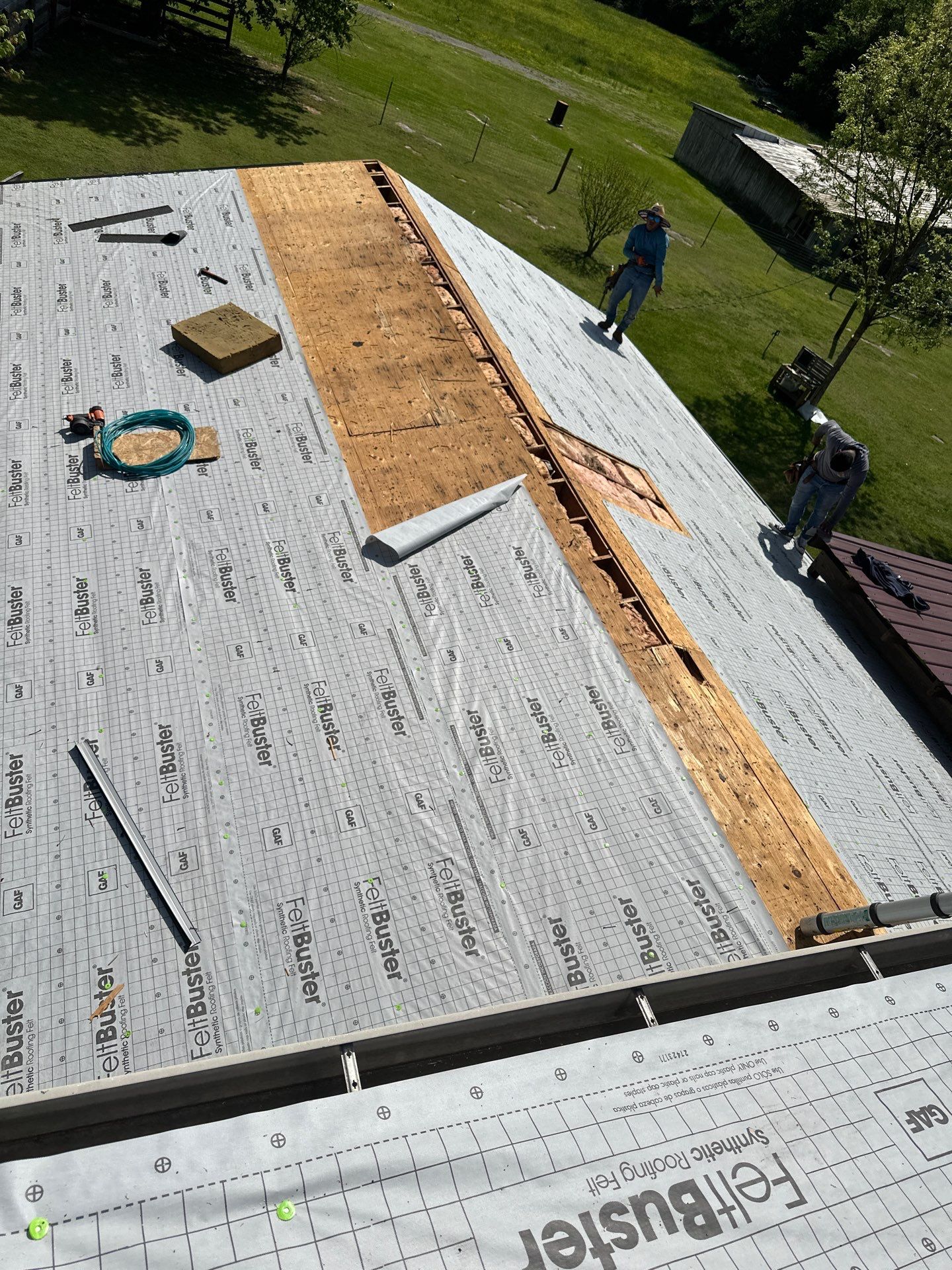 Residential Roofing Installation using GAF Timberline HDZ Charcoal by Undersun Roofing 