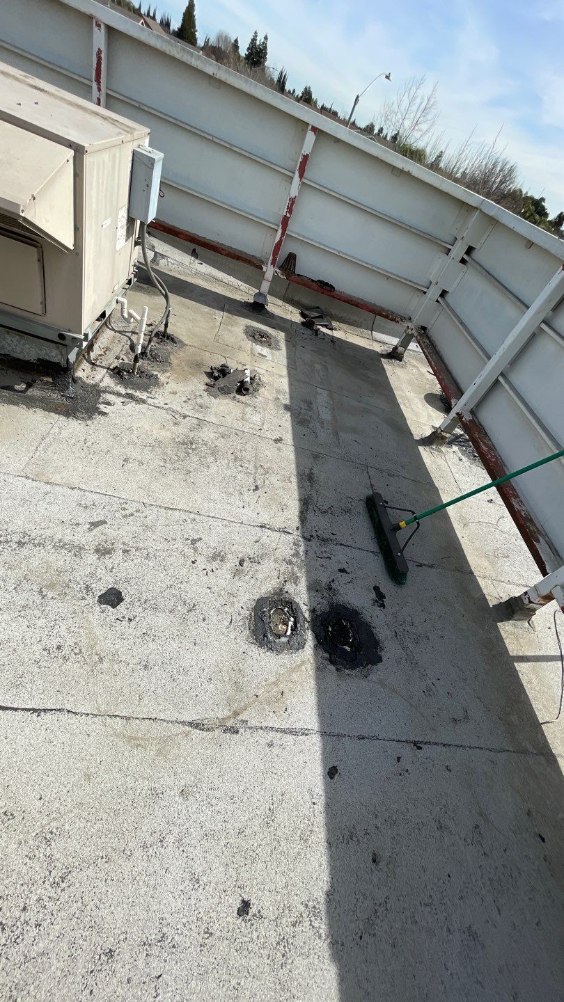 TPO single-ply roofing system using GAF Everguard 60 mil by Straight Edge Roofing Inc