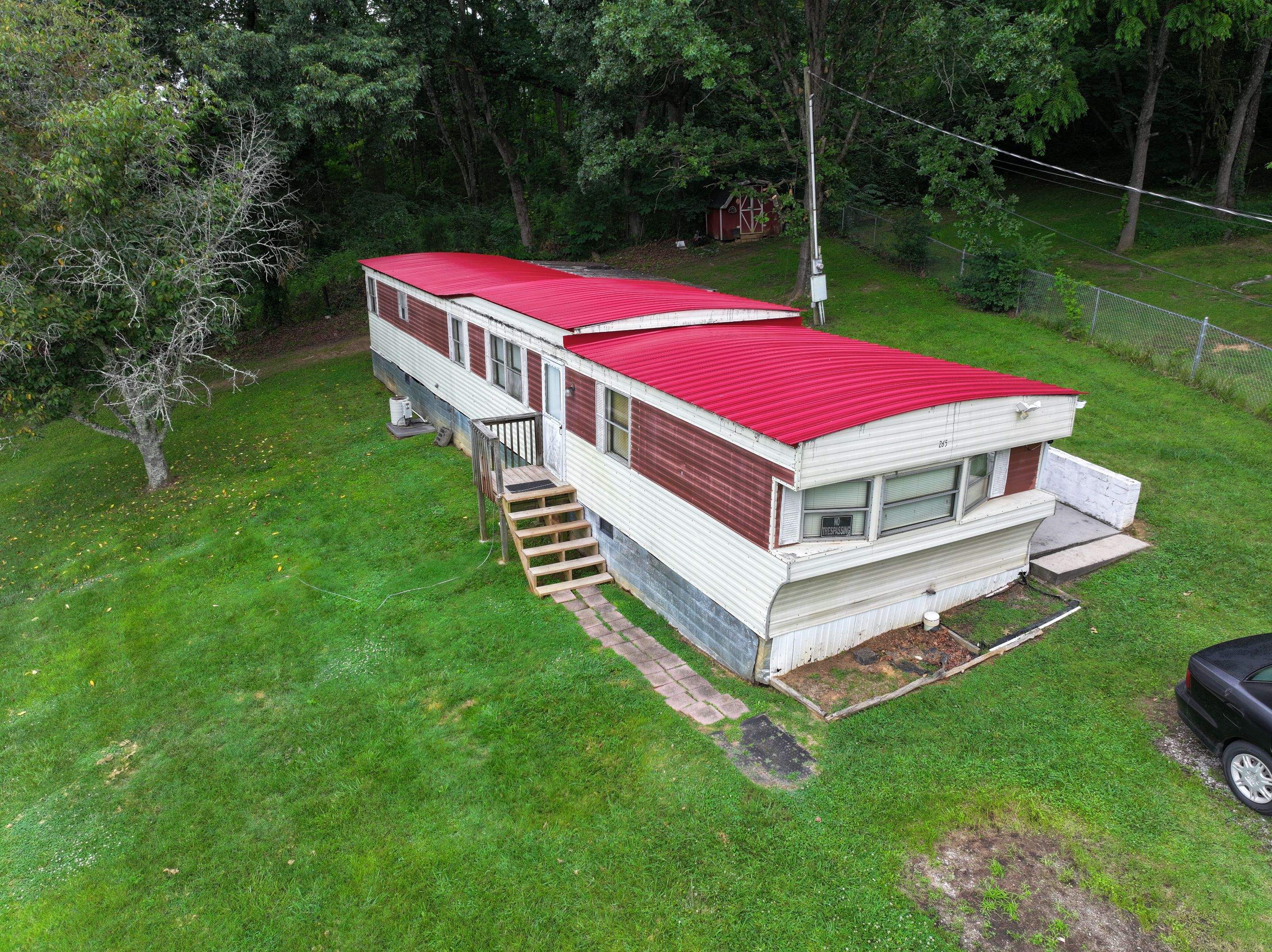White Residence by Omnia Roofing