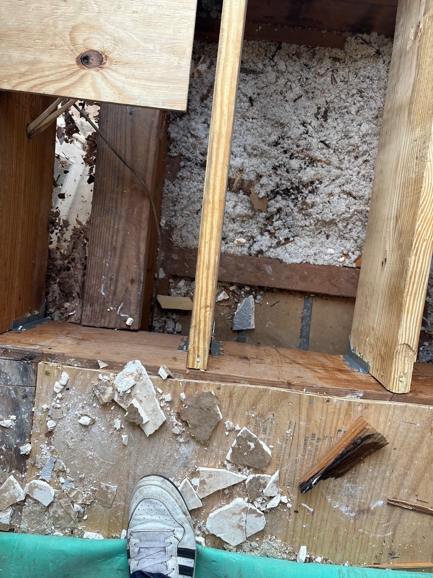 Run down on River Drive by Bayfront Roofing and Construction