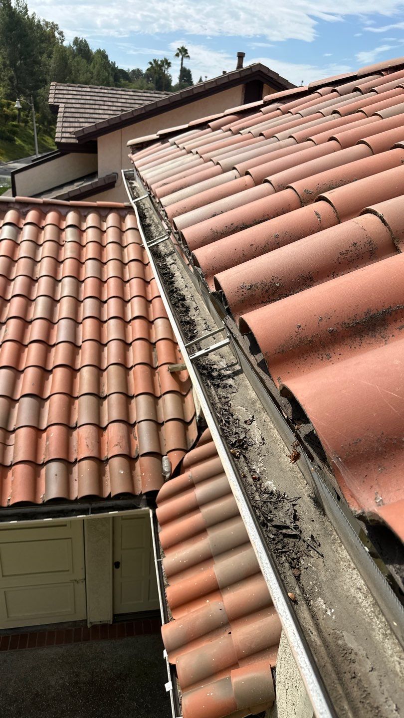 Mission Viejo Gutter Cleaning by Property Cleaning Experts