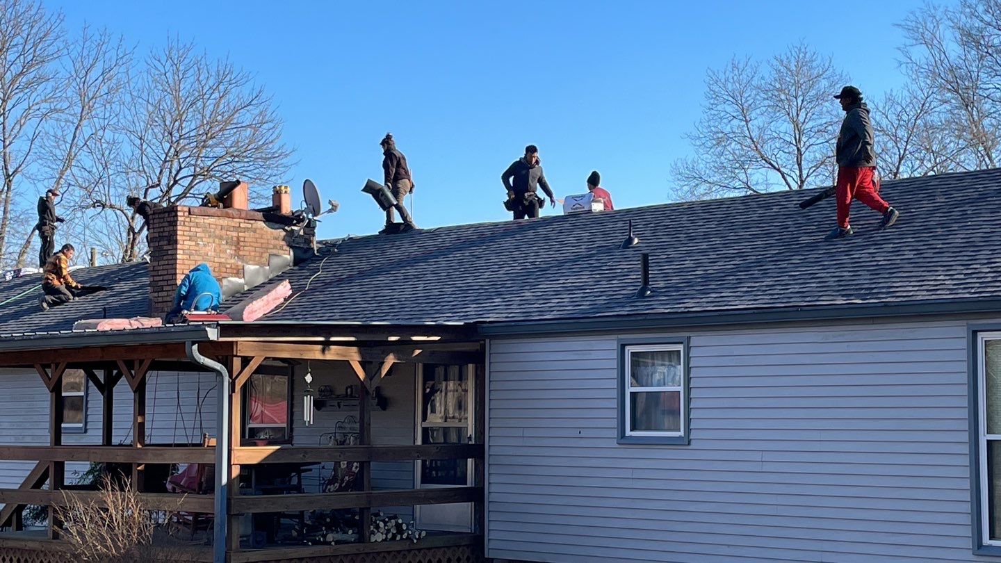 Residential Roofing Installation using Owens Corning Oakridge Roofing System by Undersun Roofing 