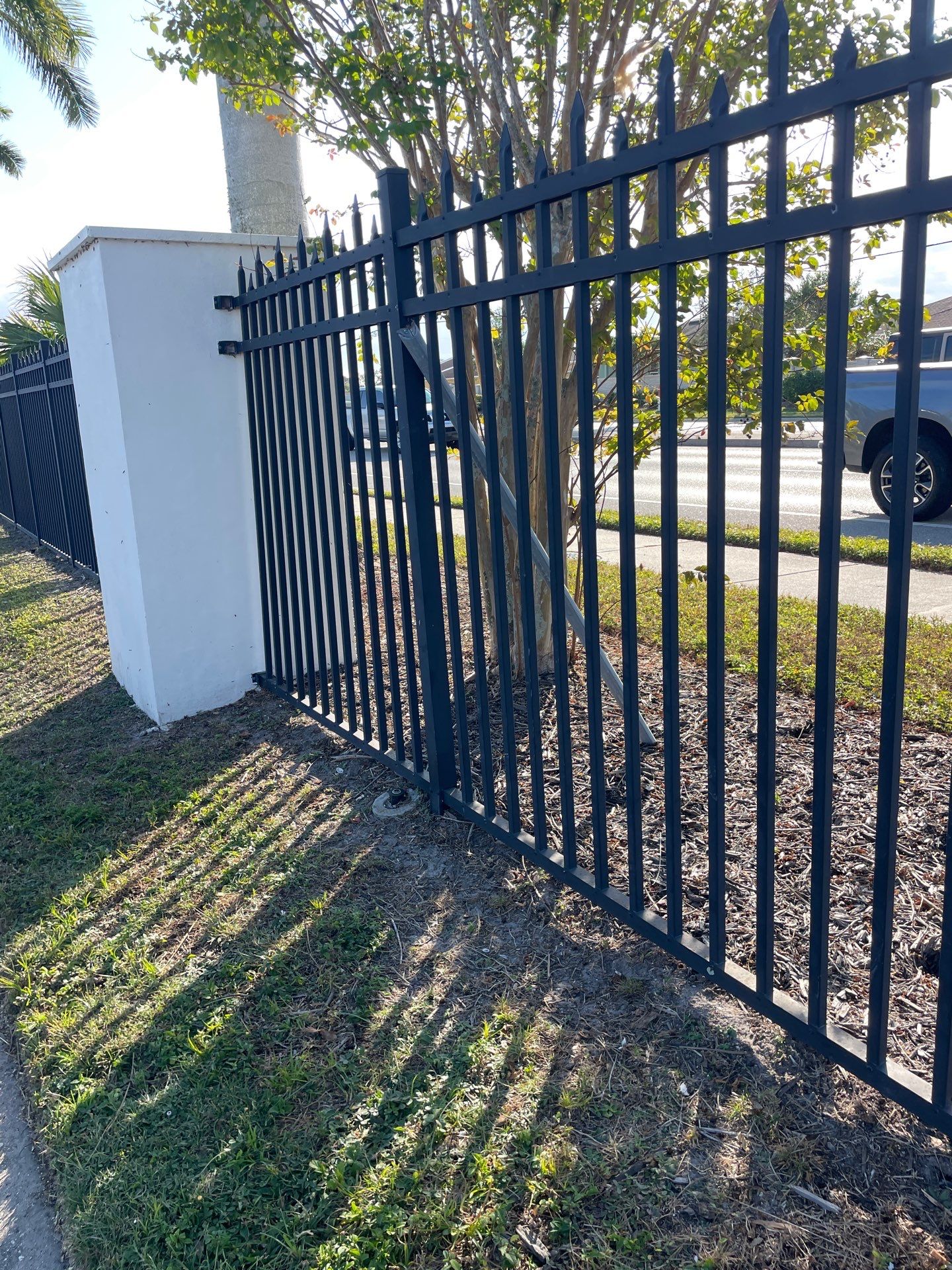 211 63rd Ave W  by H&Y Fence