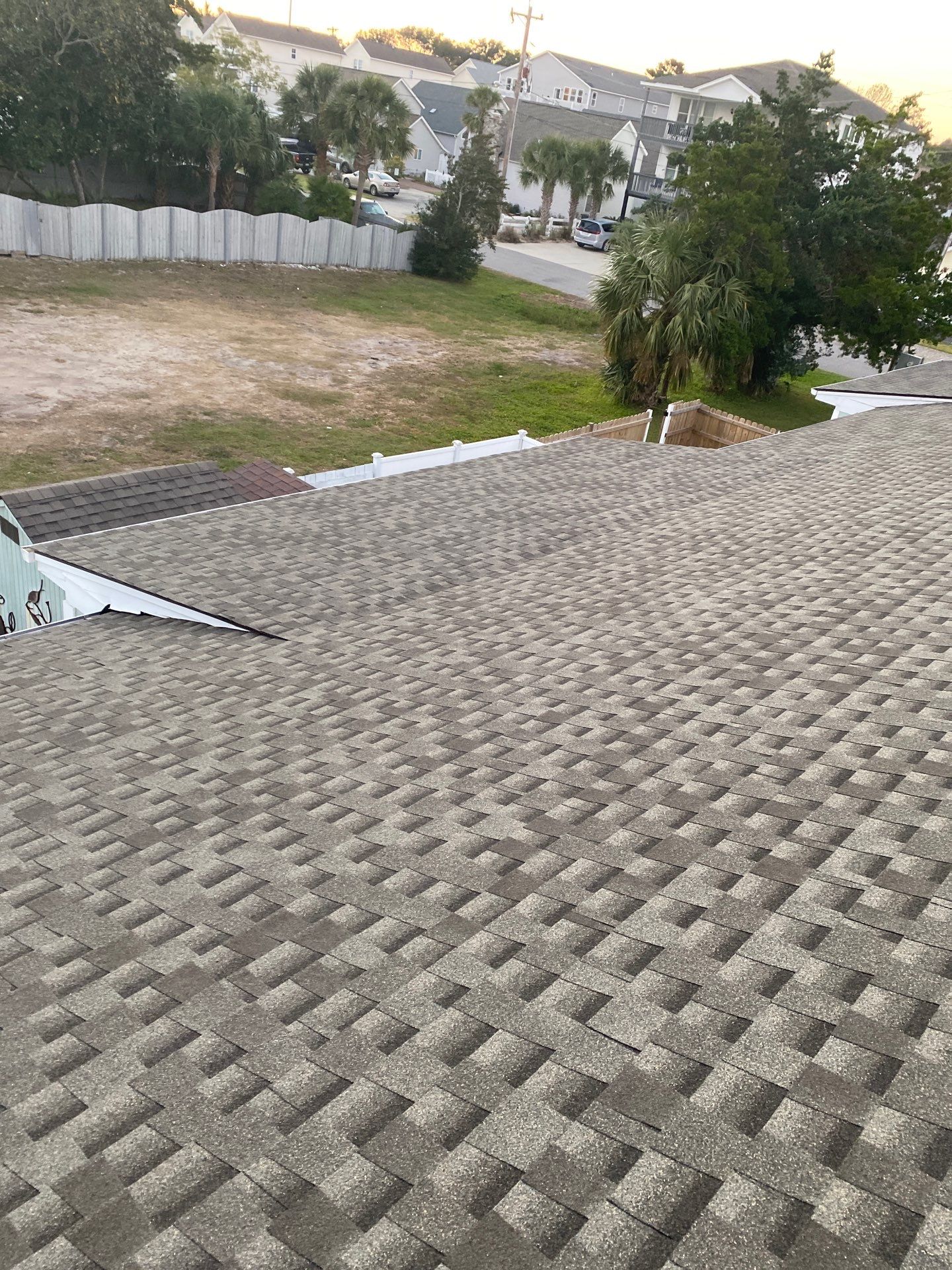 GAF HDZ - Weathered Wood by Linta Roofing Inc