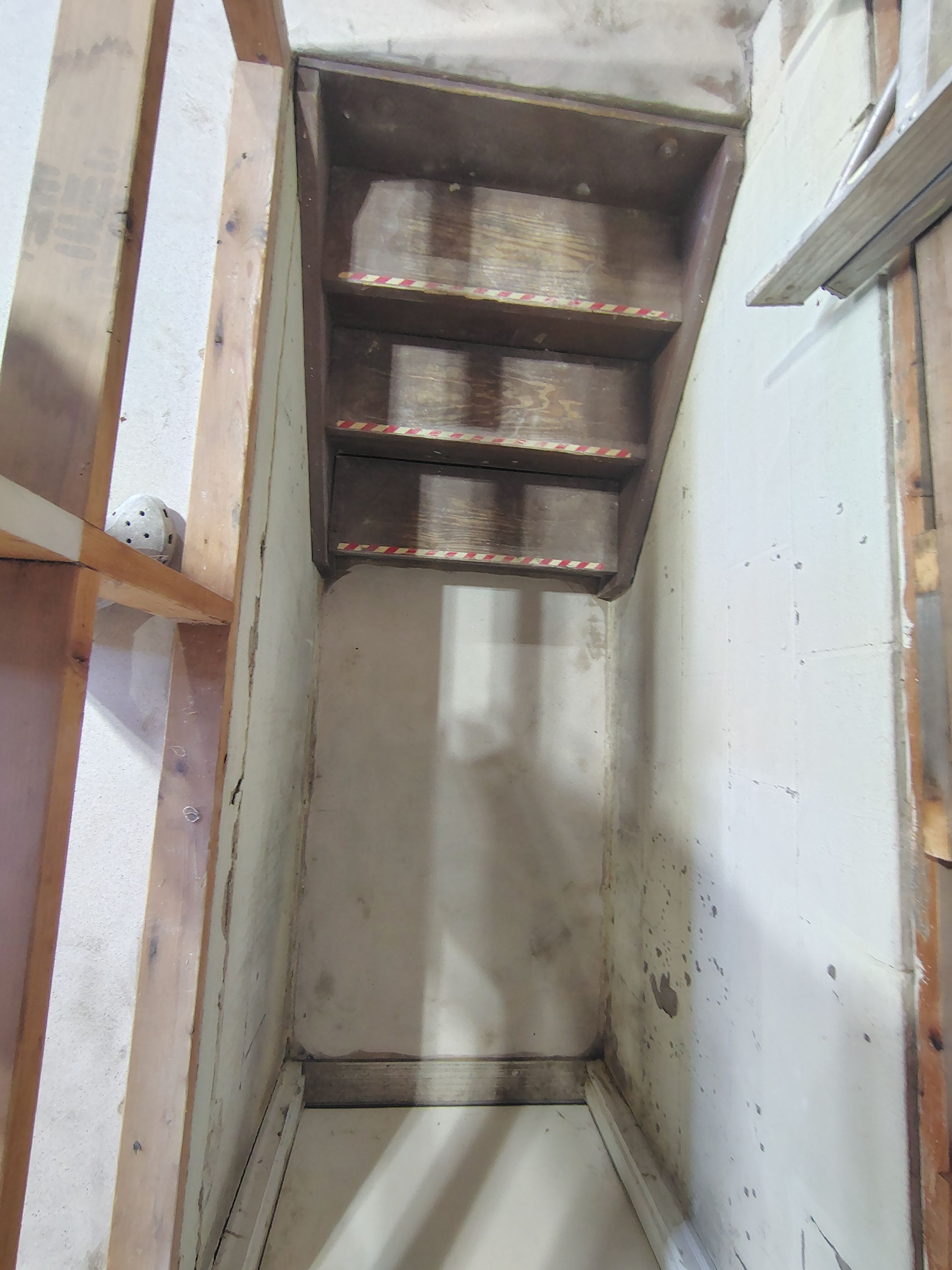 Sioux Falls Garage Epoxy Floor Installation and Concrete Crack Repair by Select Painting, Coatings & Garage Cabinets