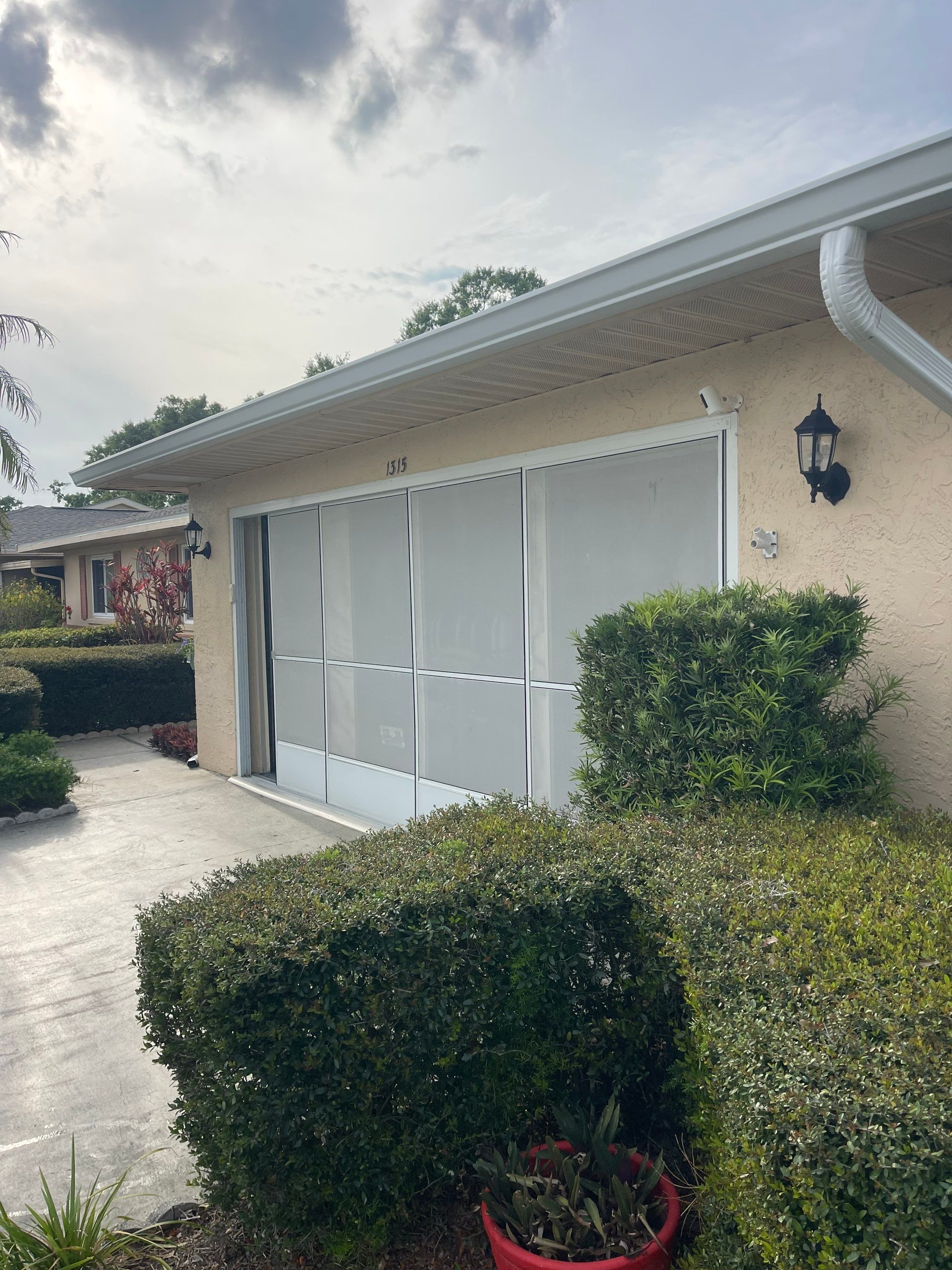 White Vinyl Gutters Installation in Sarasota FL by Gutter Professors