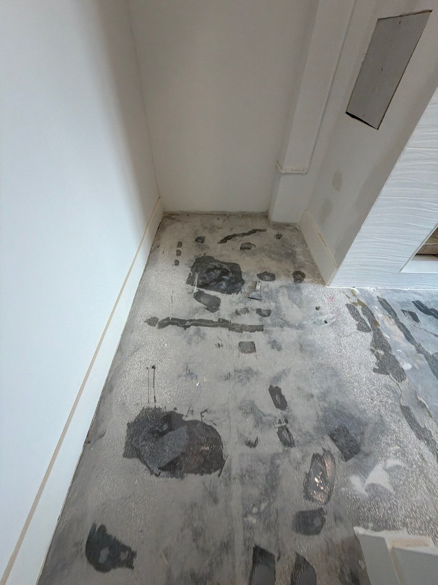 Residential Garage Floor Preparation and Epoxy Coating in Dunedin by Performance Floors & Coating
