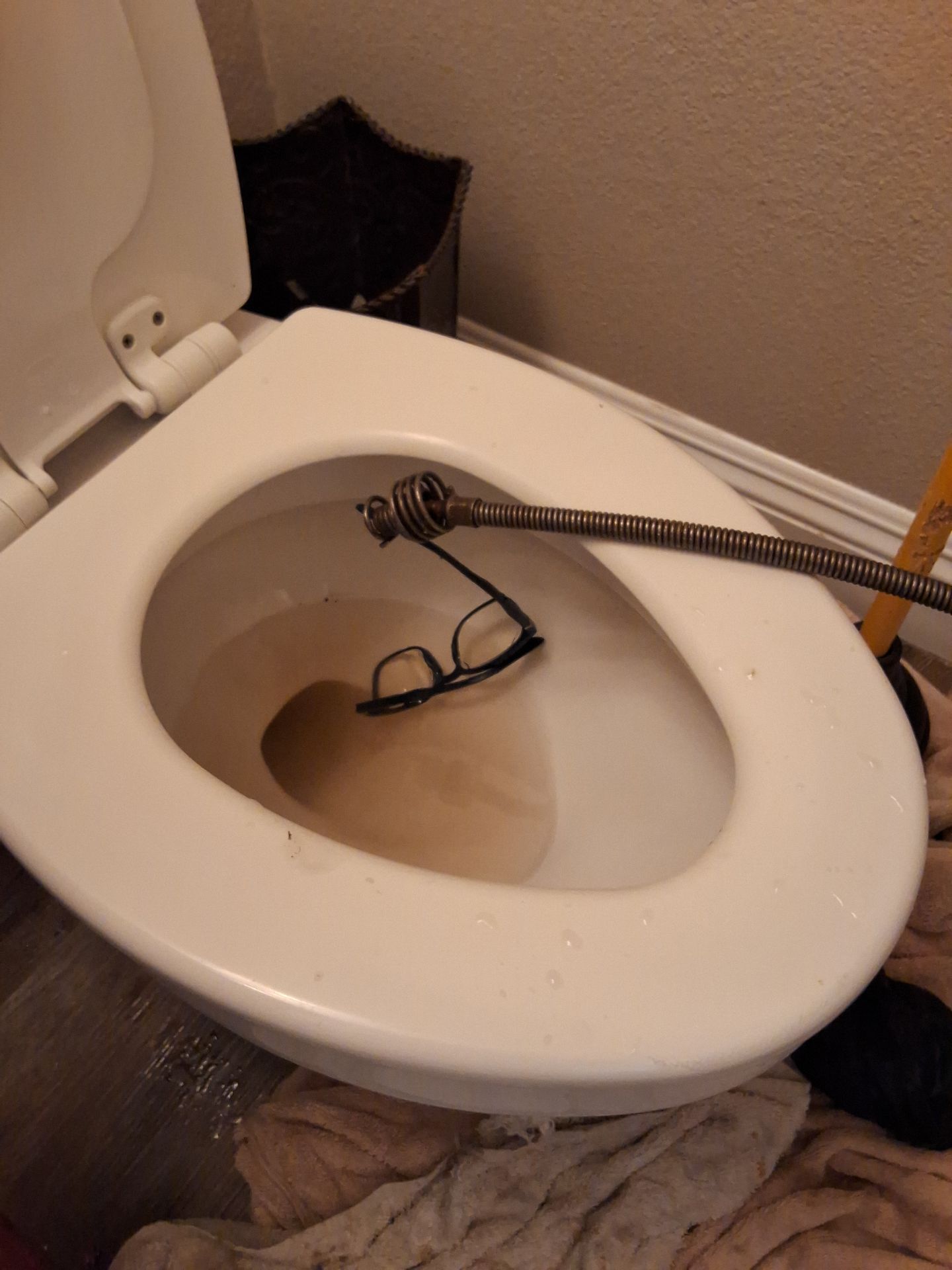 Check Water Pressure & Unclog Toilet by P&M Plumbing Inc.