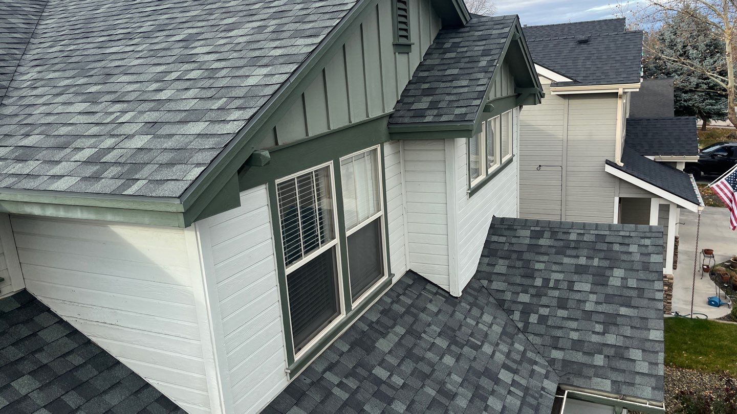 Fresh Roof, Fresh Vibes in Hobble Creek – Oakridge Estate Gray Perfection by ID Roofing LLC