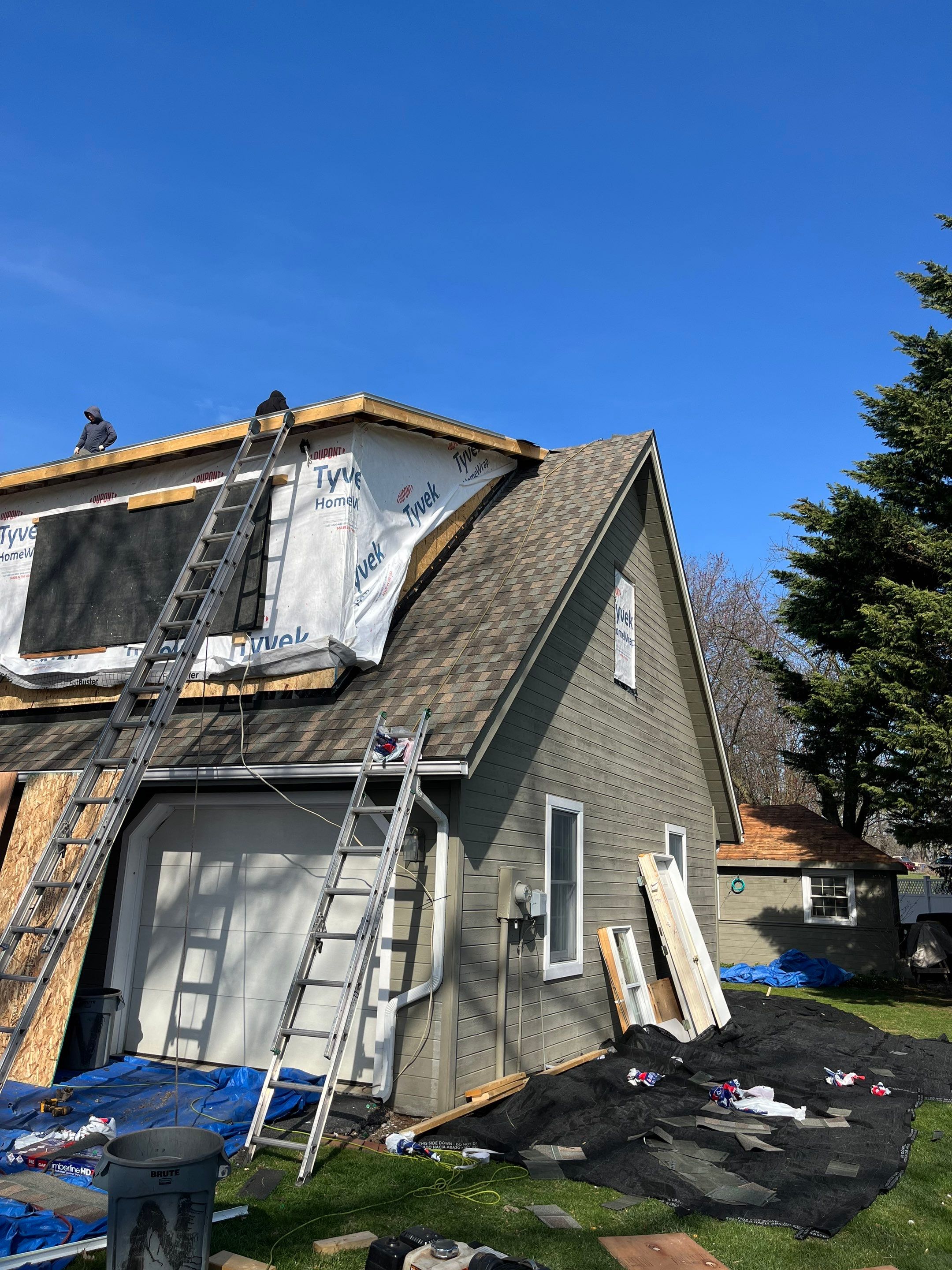 Cedar Falls Gaf roofing installation by Teflon Roofing