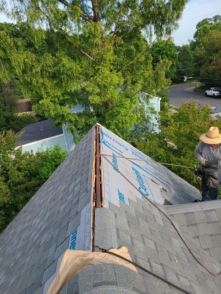 Arlington: CertainTeed Landmark Architectural Shingle in Georgetown Gray by RM Banning, Inc.