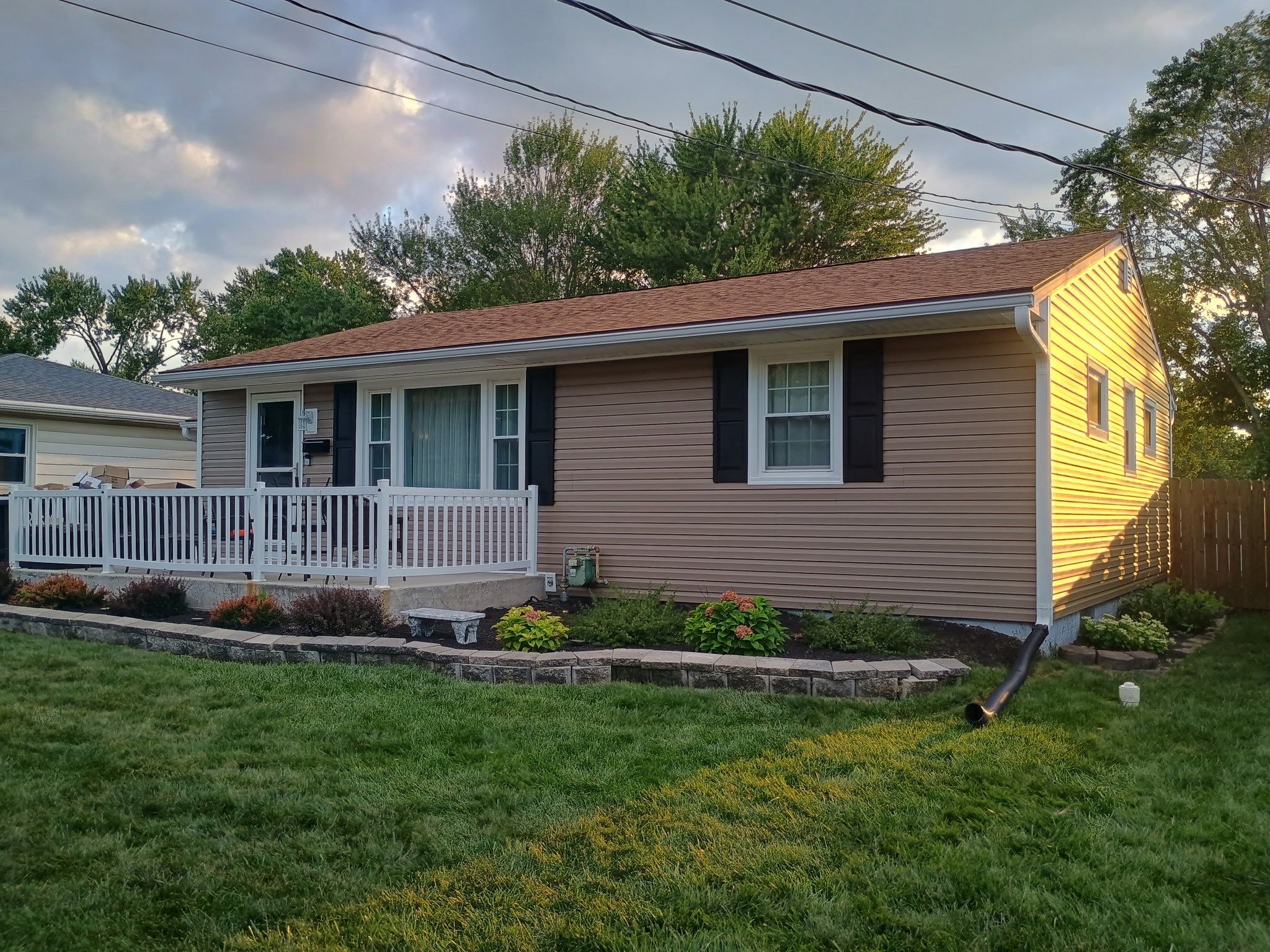 Siding Installation using Mastic Ovation Rugged Canyon D4.5DL by Nitro Roofing and Construction