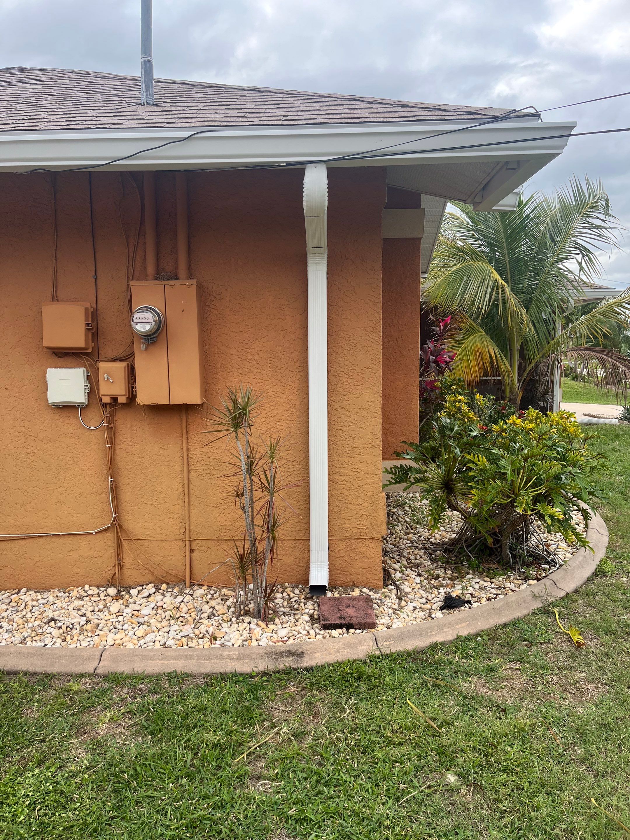 White 6-Inch Seamless Gutters in Cape Coral FL by Gutter Professors