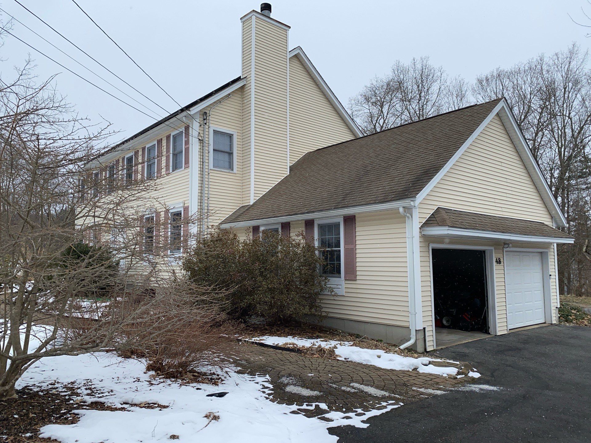 Realtor consult by Mighty Dog Roofing of Greater Middlesex County