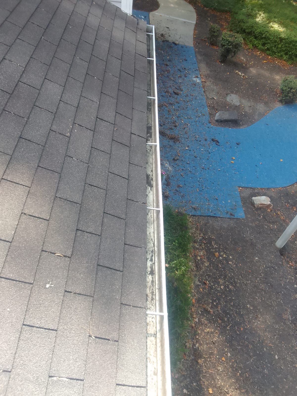 Commercial gutter cleaning Wake Forest & Rolesville, NC	 after photo with clean gutters