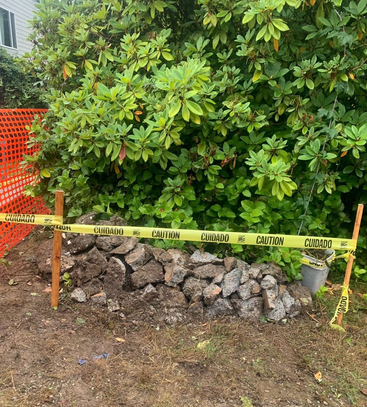 Jireh Outdoor Projects | Retaining Wall & Fence Build by Jireh Asphalt & Concrete Inc 