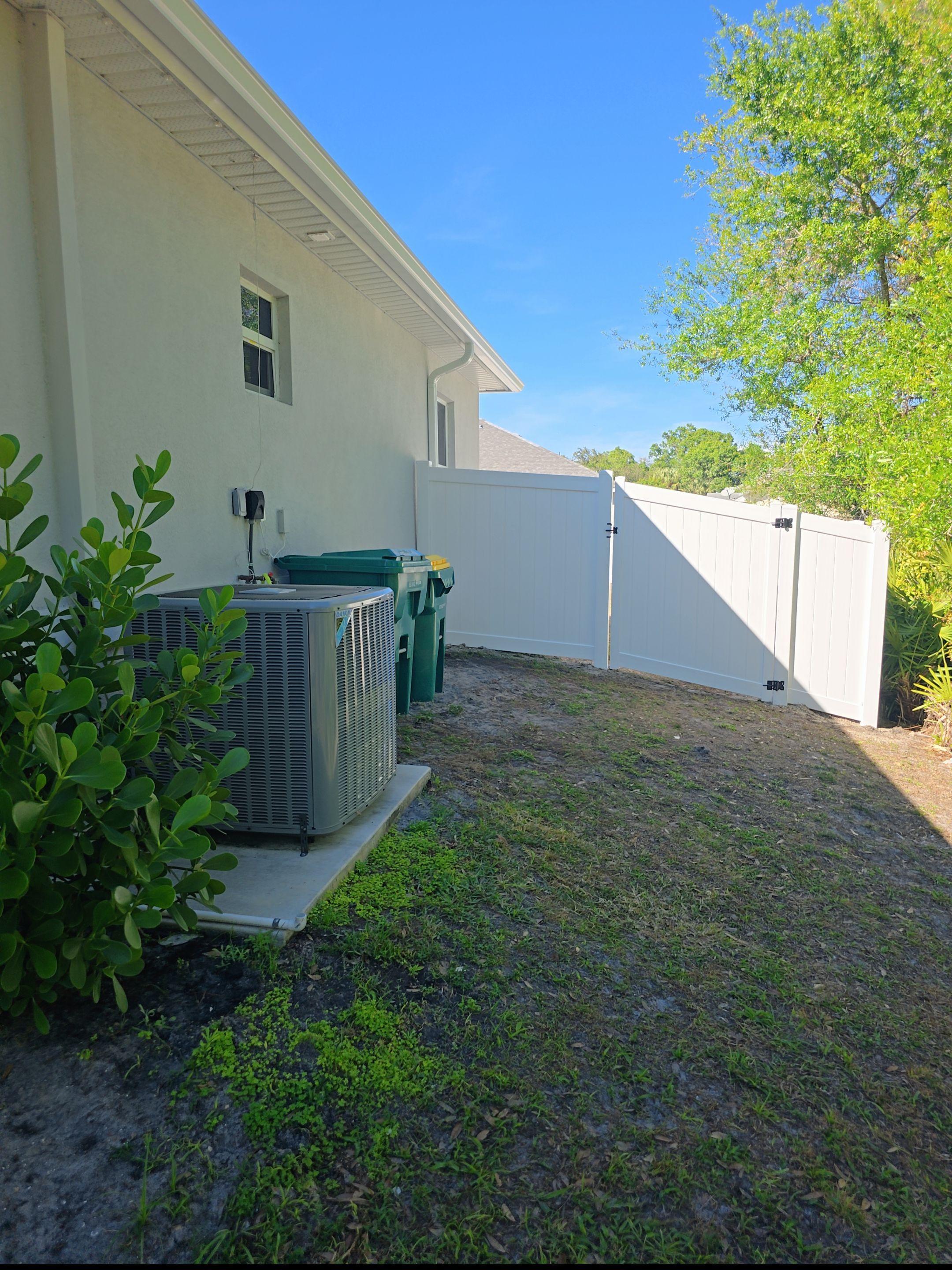 Vinyl Fence in Port Charlotte by True Fence LLC