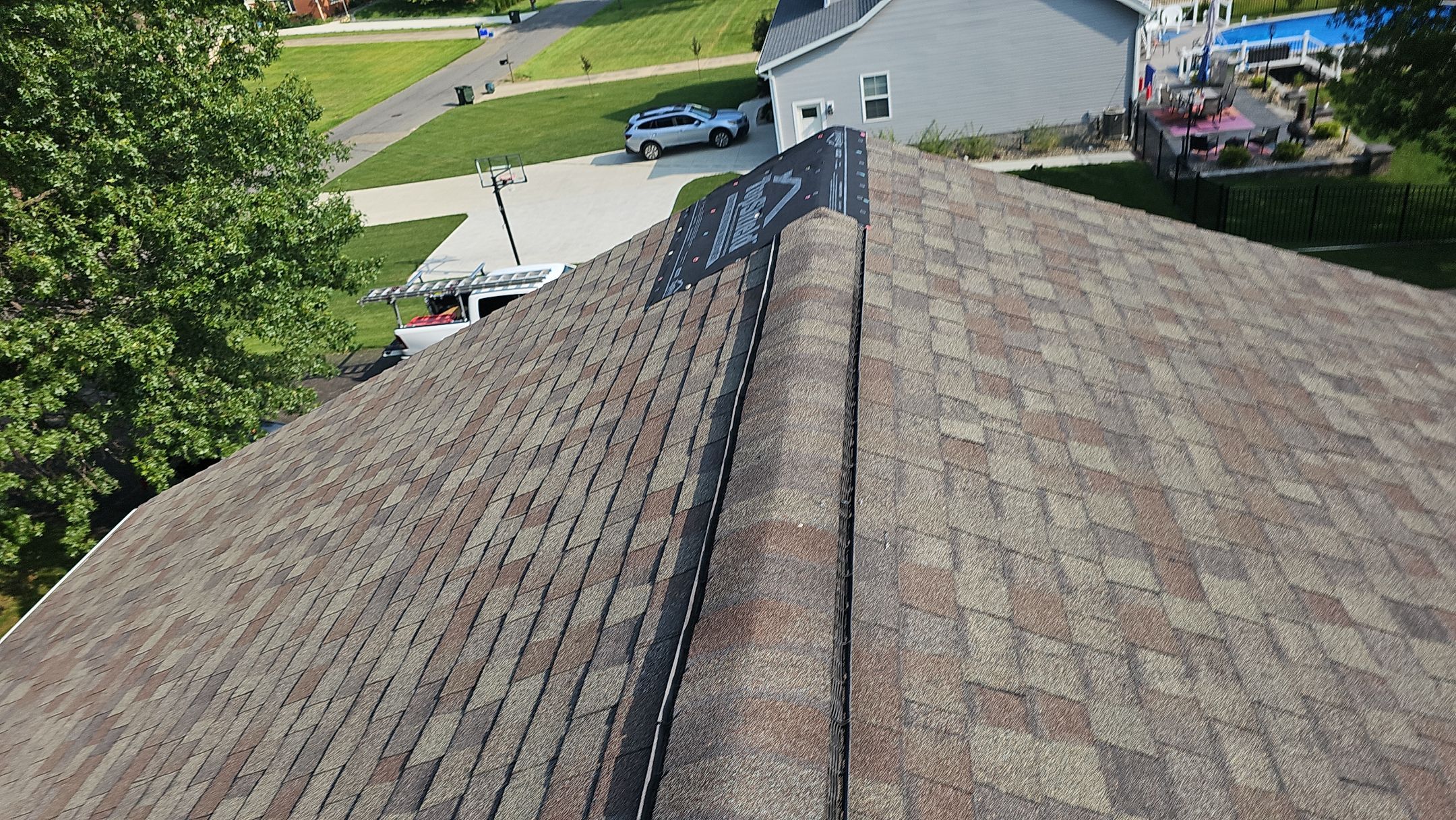 ATLAS PINNACLE COLOR: WEATHERWOOD DRIP EDGE: WHITE by Eagle Eye Roofing