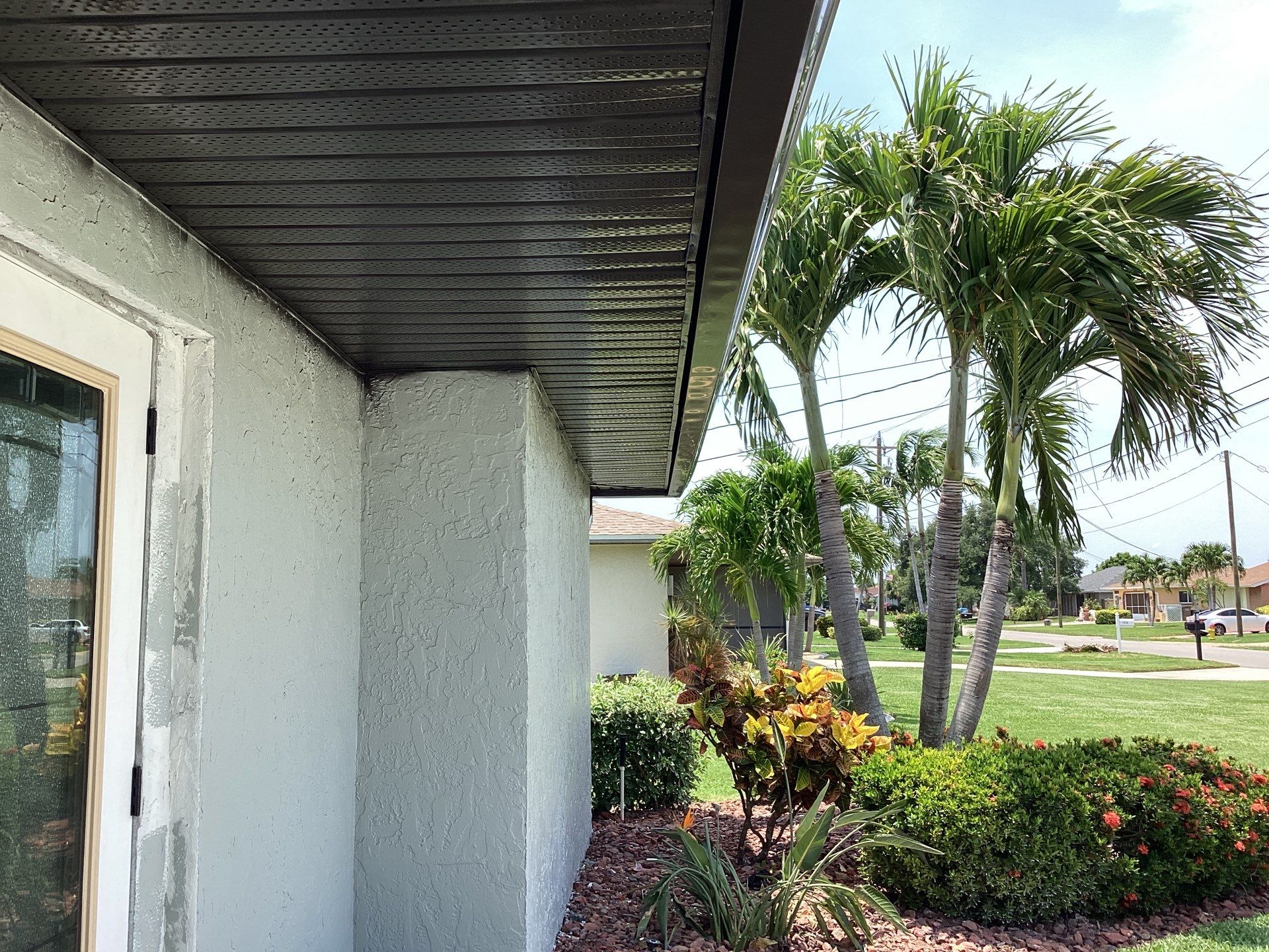 Bronze Seamless Gutters using 6 Inch Seamless Gutters in Cape Coral by Gutter Professors