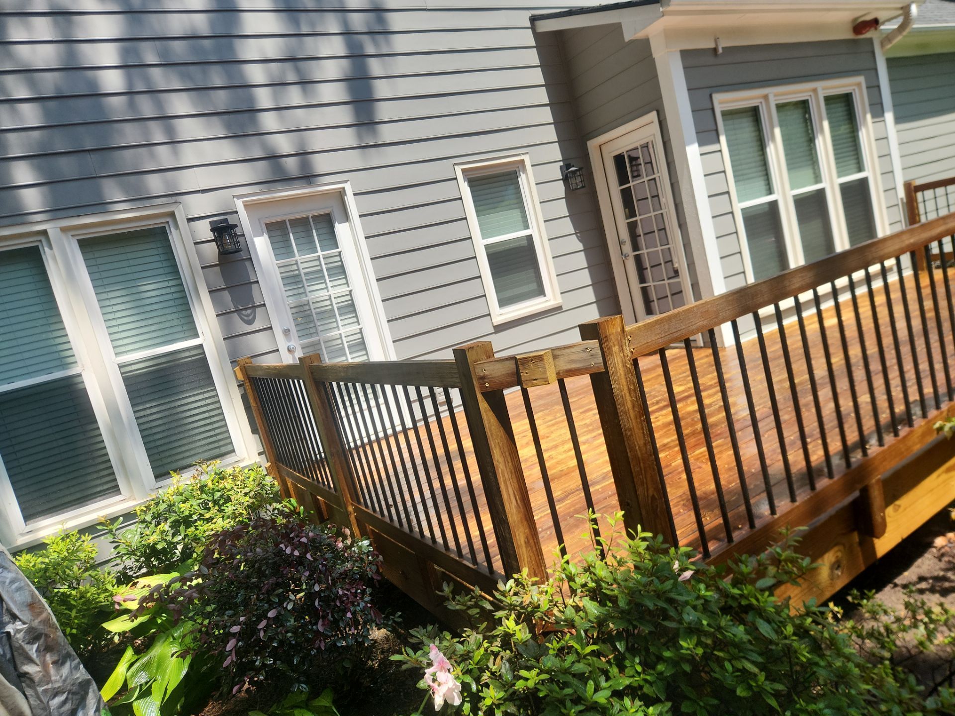 Wood Deck using Wood Sealant by DuraSeal