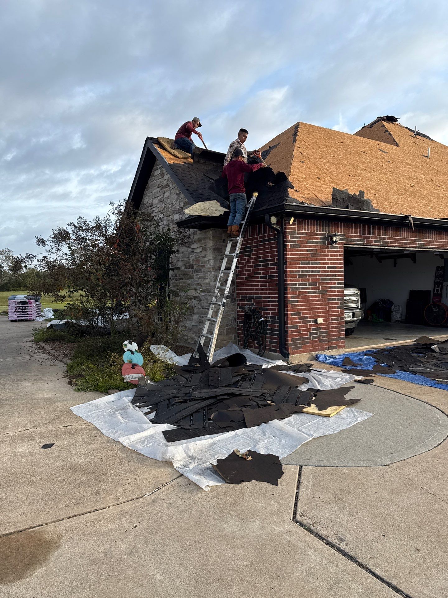Residential Roof Replacement using Owens Corning - Duration by Elite Roofing LLC