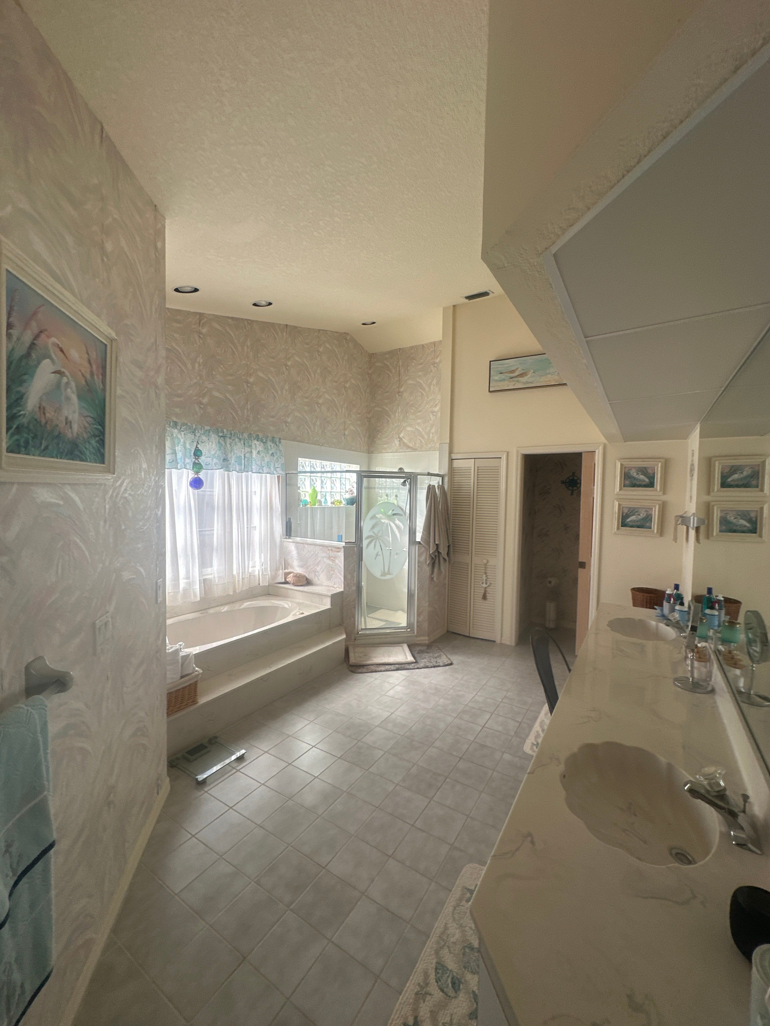 Lenny Van Denhandel - Interior by Fresh Coat Painters