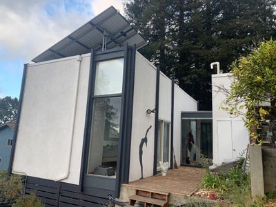 Elise Hurwitz’ Window Clean