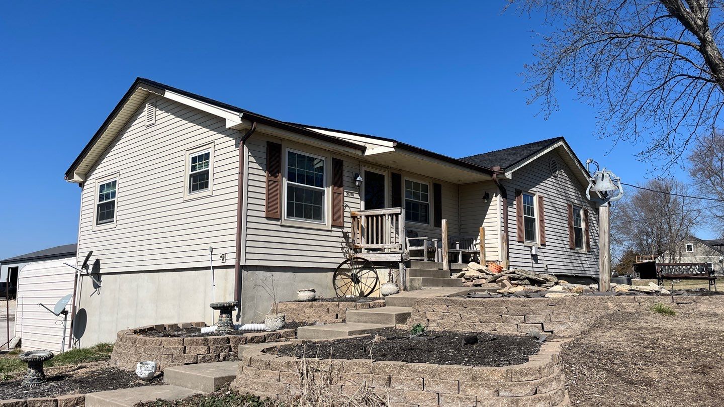 Modern Living by EEC  Windows, Siding & Roofing 