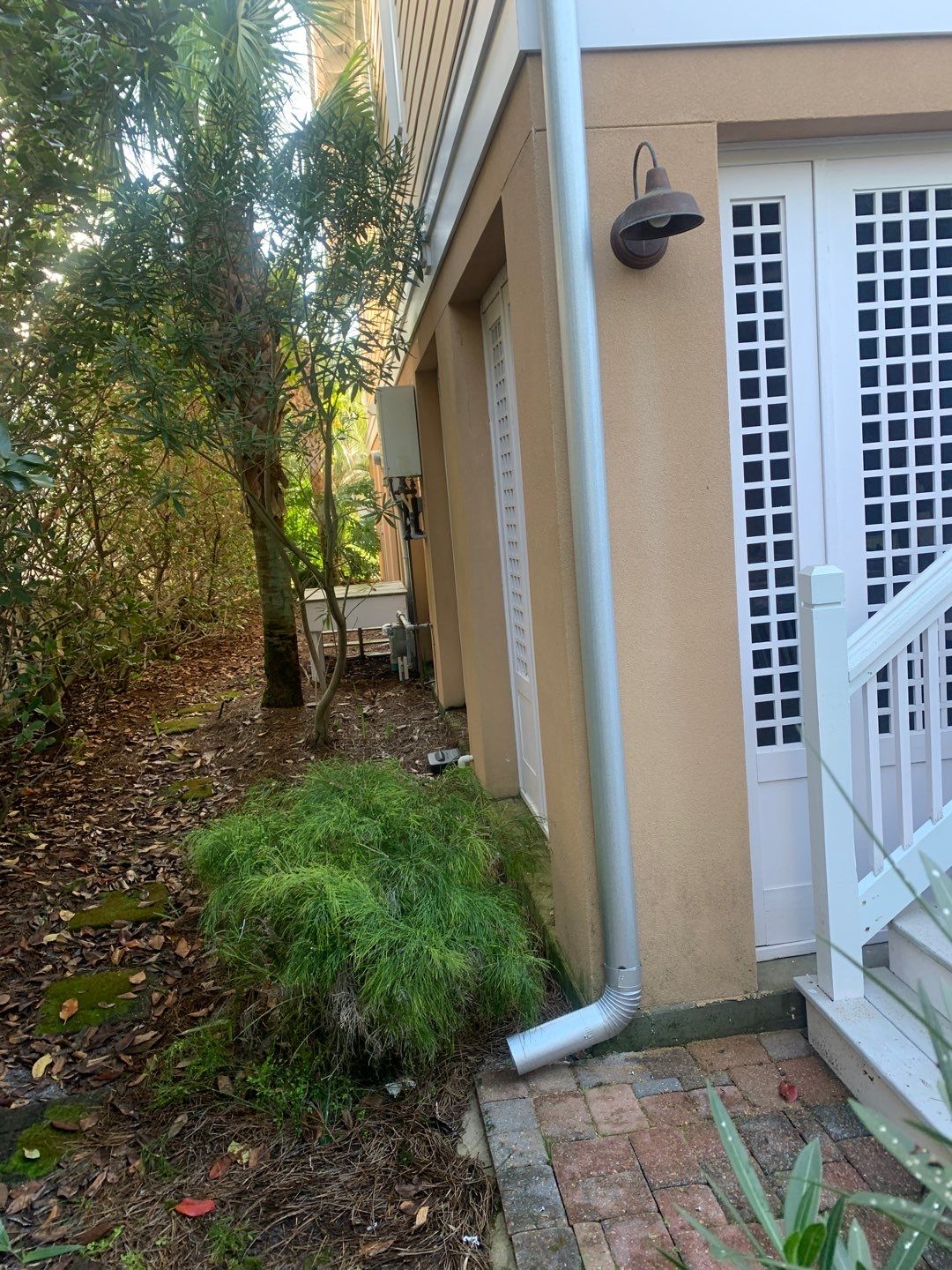 Half-Round Seamless Gutters in Destin FL by Gutter Professors