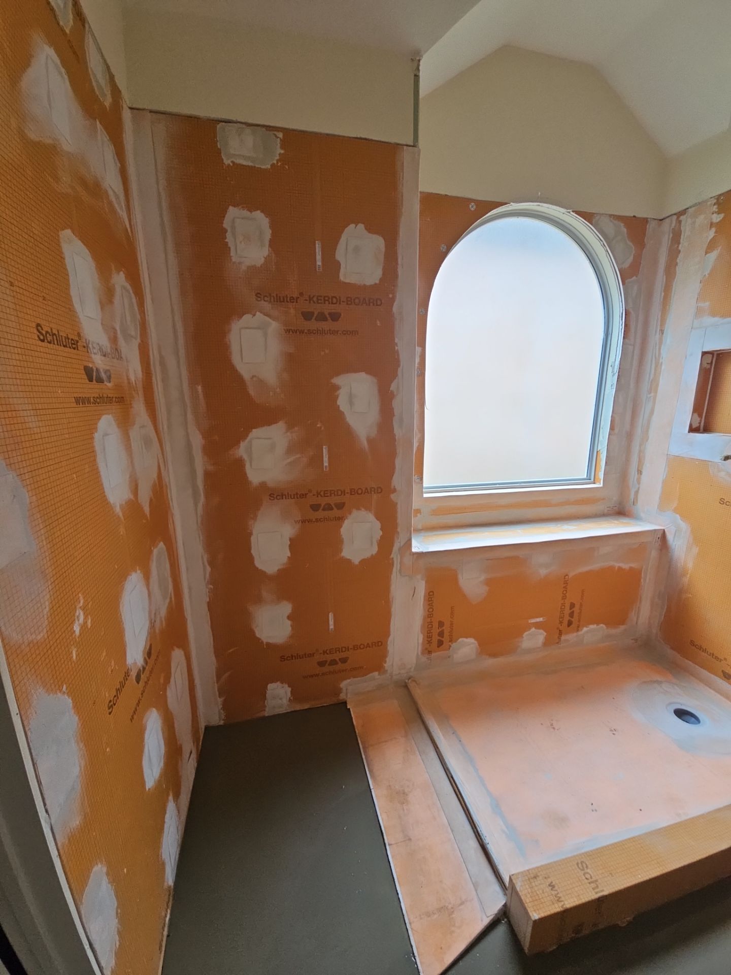 Zero Entry Shower by SLM General Contractors & Roofing