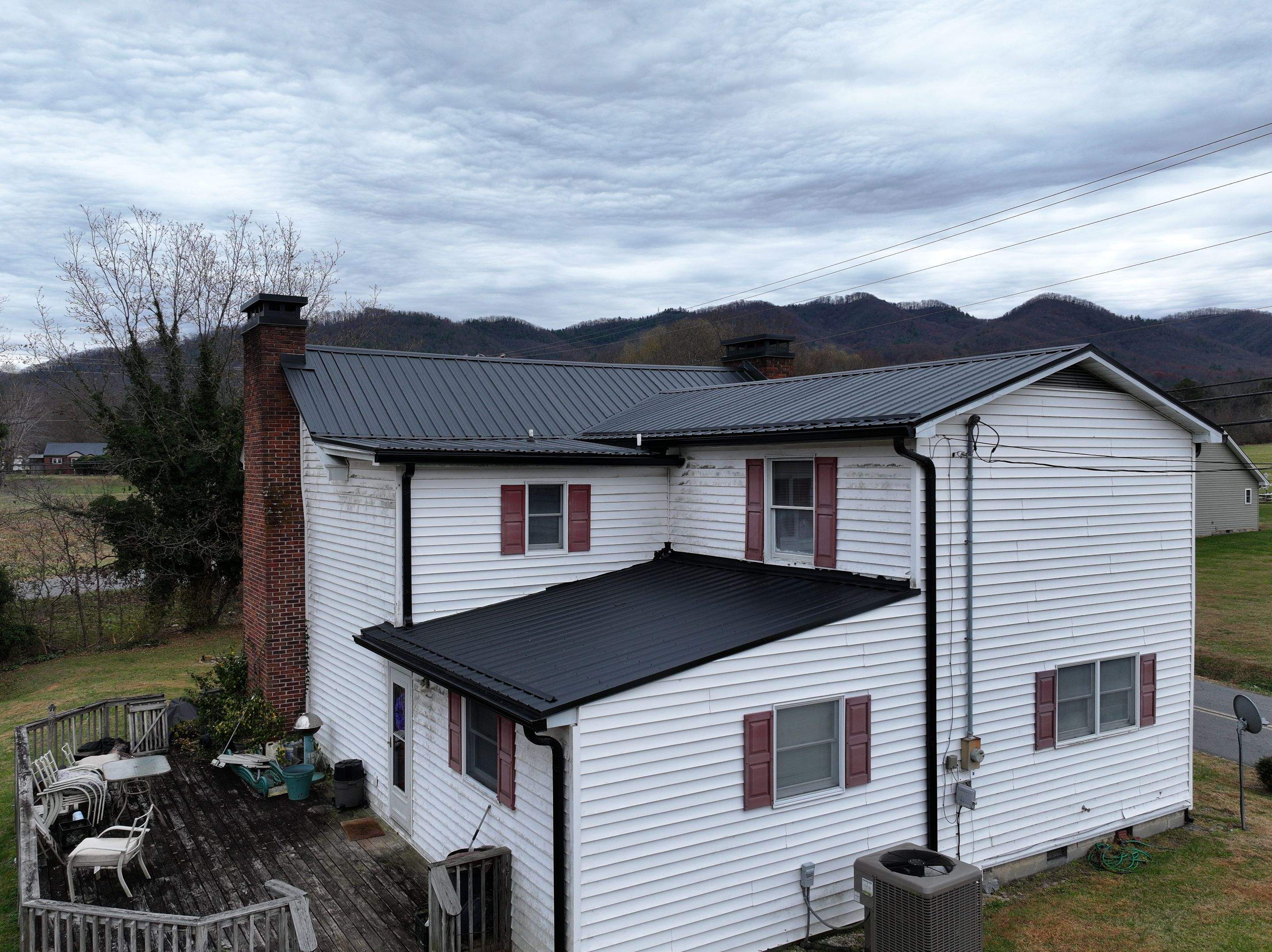 Phillips Residence by Omnia Roofing