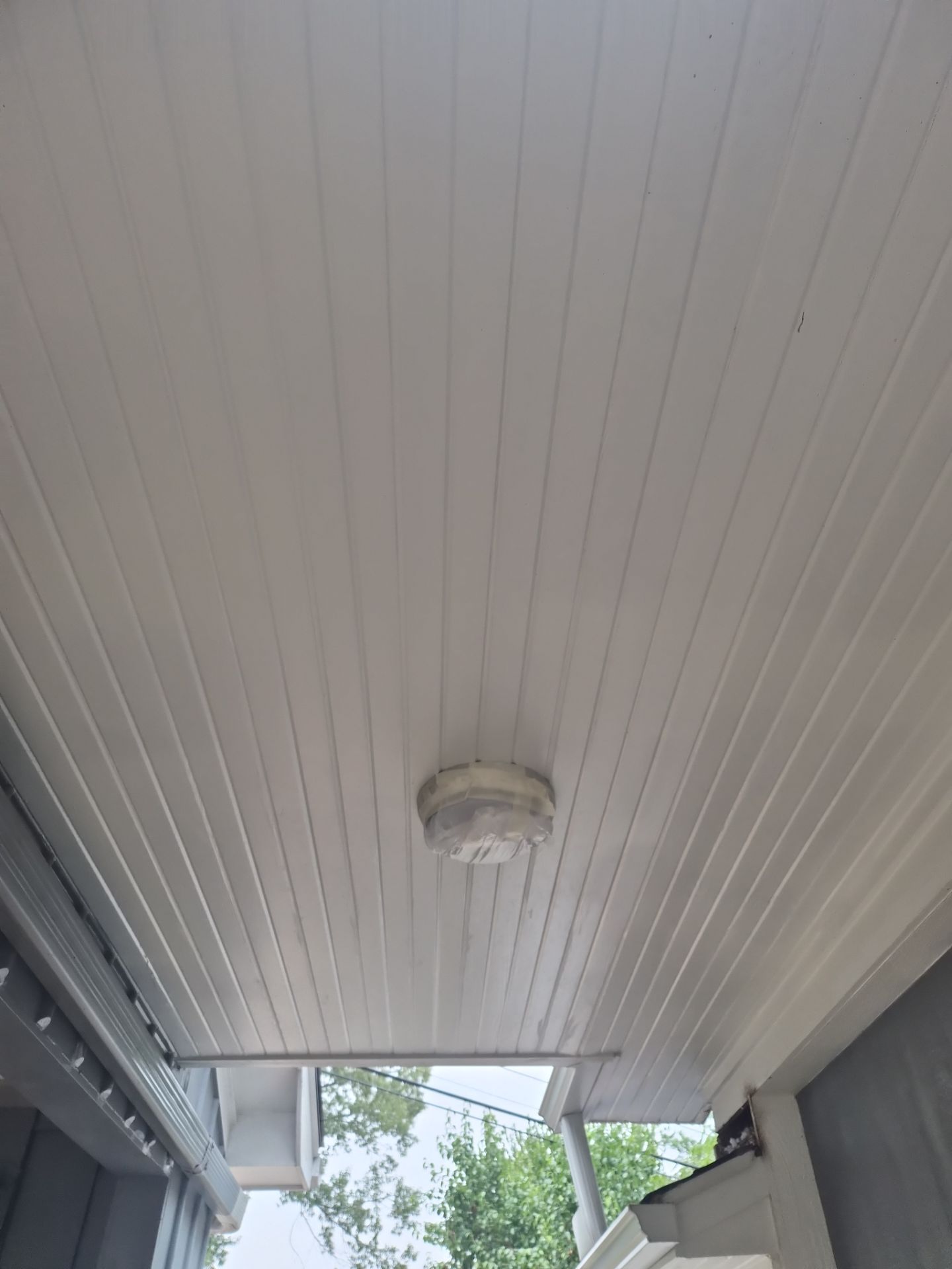 From Gray to Modern White: Exterior Repaint in Tyler, TX by Quality Coats Painting