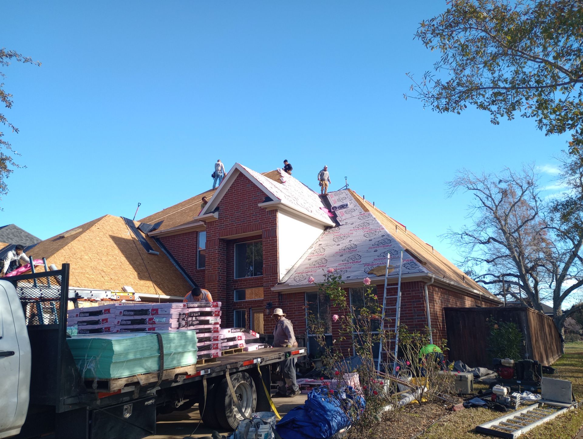 Residential Roofing Installation using Owen's Corning Duration (Lifetime) Shingles by Roof Repair Company