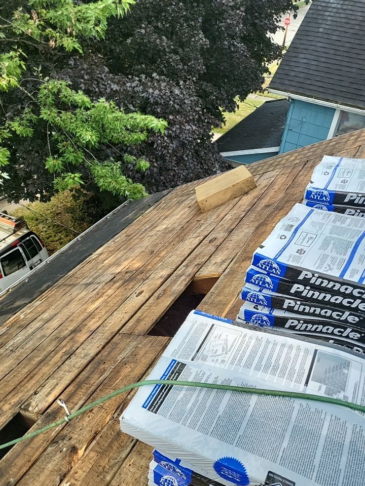 ATLAS PINNACLE COLOR: BLACK SHADOW by Eagle Eye Roofing