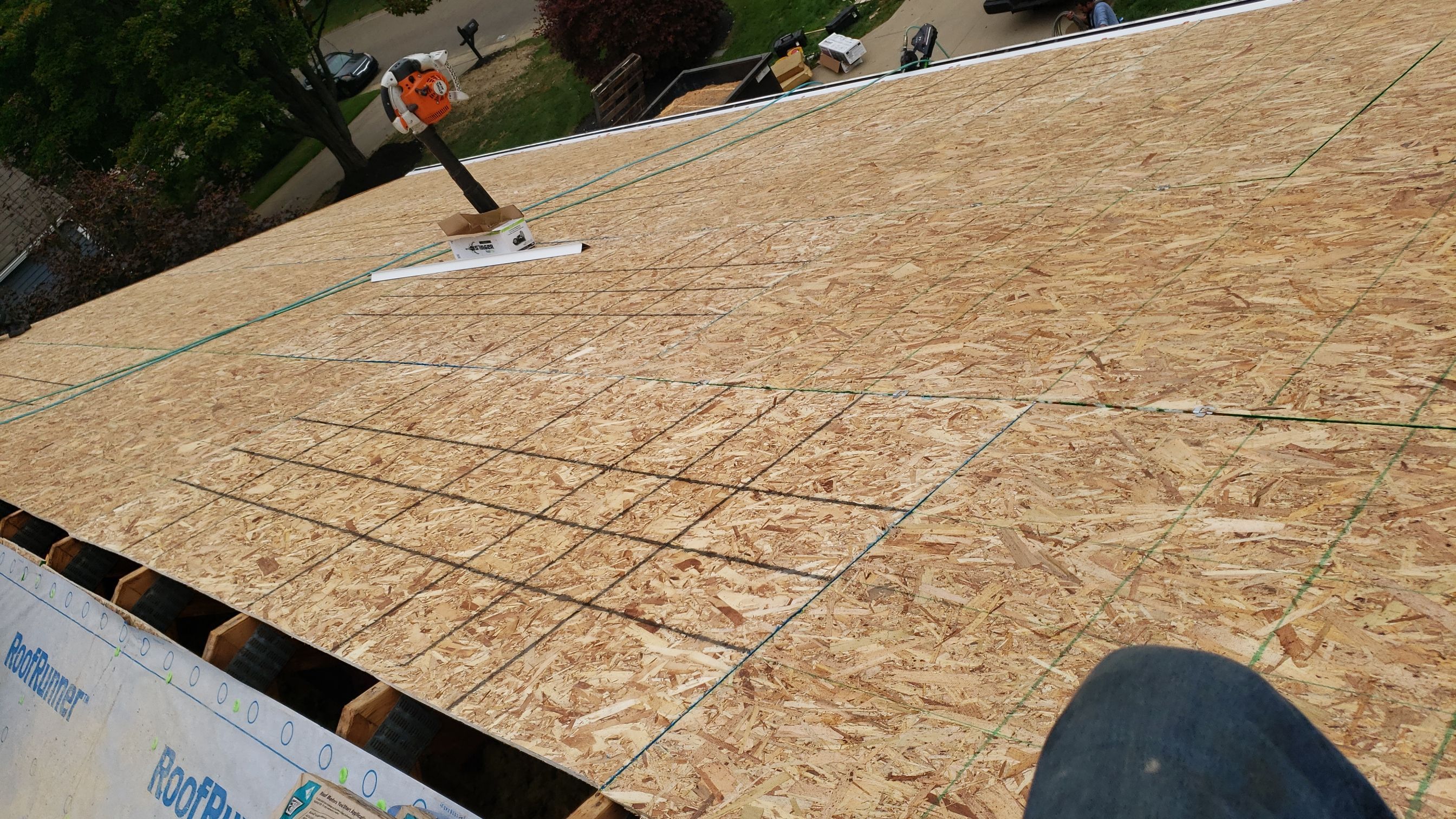 CERTAINTEED LANDMARK COLOR: PEWTER DRIP EDGE: WHITE by Eagle Eye Roofing