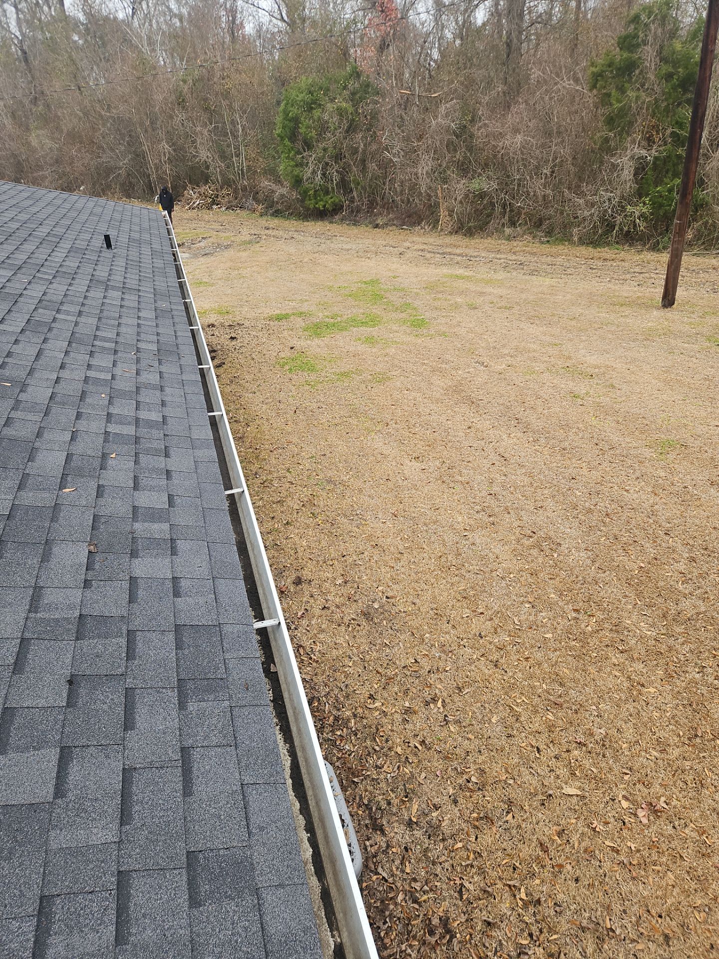 Commercial gutter cleaning New Orleans after photo with clean gutters