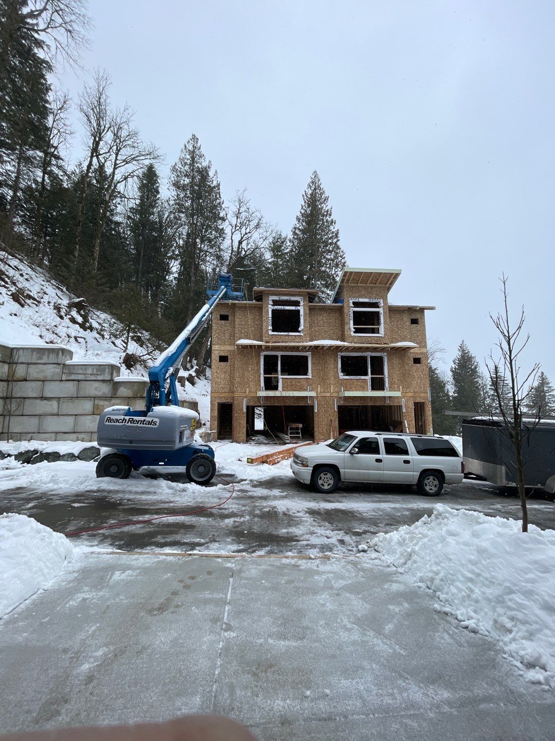 Residential Roofing Installation using OC Oakridge shingles by Top Notch Roofing Inc