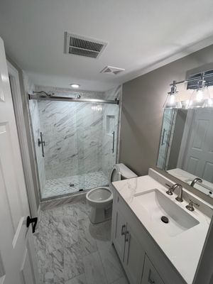 A Tan Bath Gets A Marble Makeover!