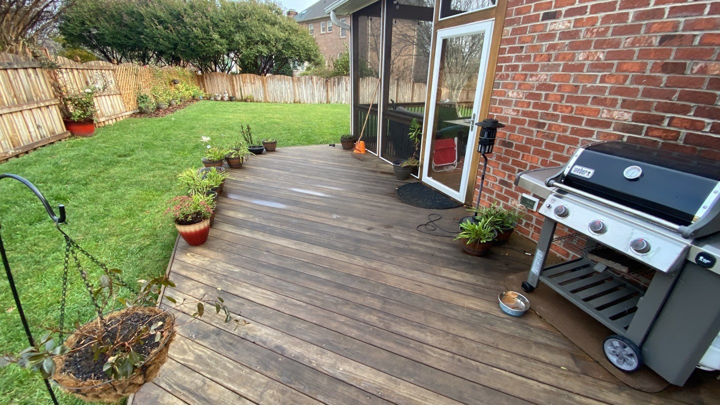 Coated Deck using Wood Sealant by DuraSeal