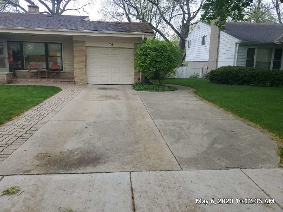 Mount Prospect, IL Driveway cleaning by Northern Power Washing LLC.