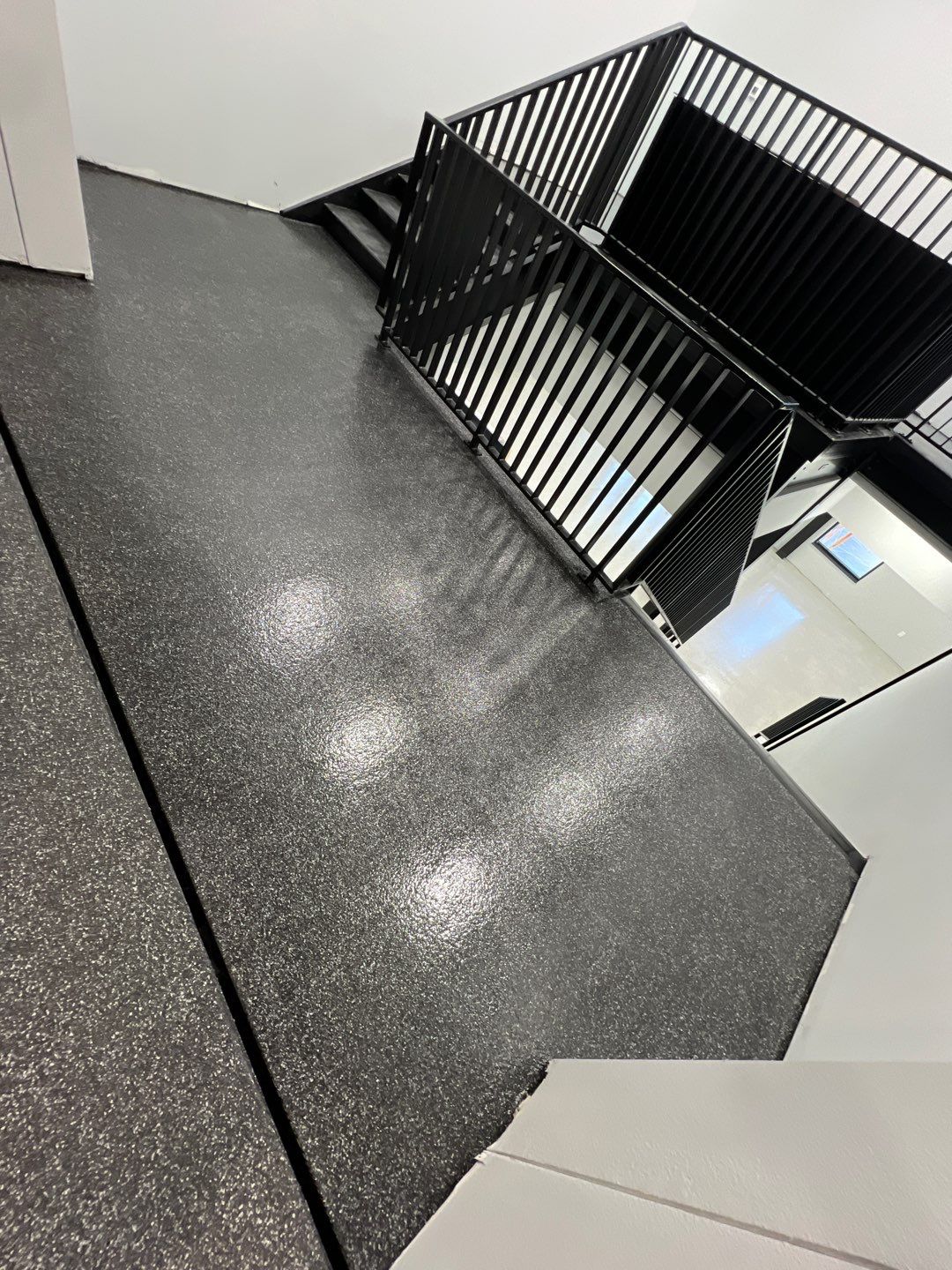 Flake Floor by Cutting edge painting 