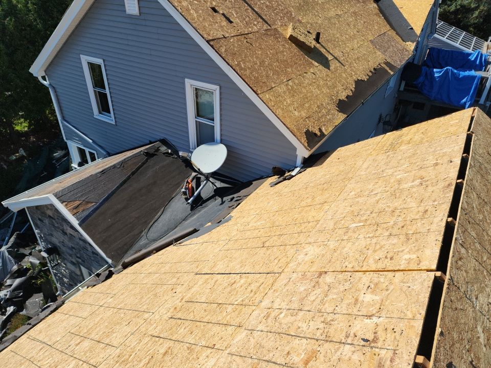 New Roof Installation and Skylight Replacement in Sheboygan, WI by Gellings Roofing & Siding