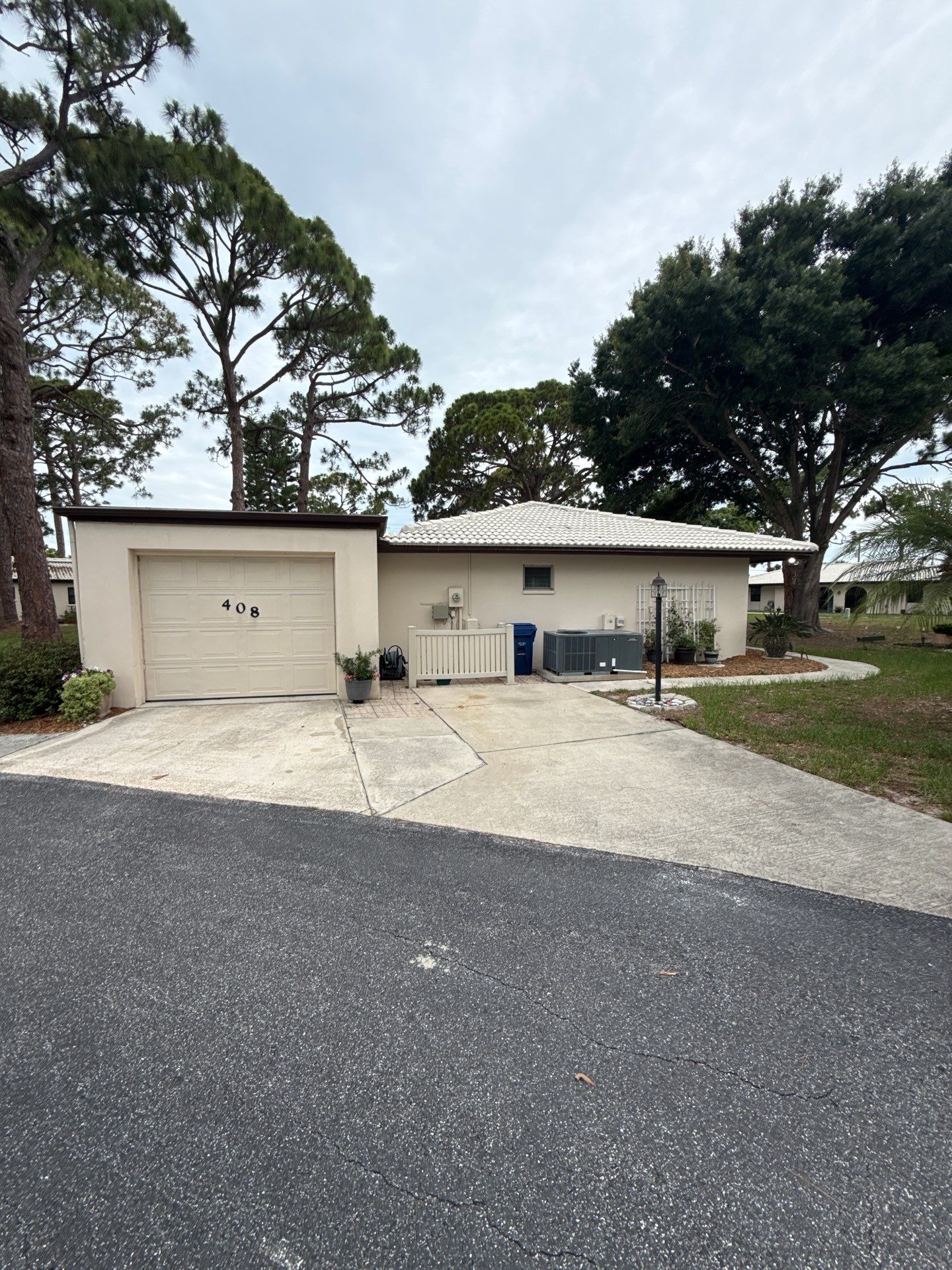 Seamless Aluminum Gutter Installation using Musket Brown Seamless Gutters in Nokomis FL by Gutter Professors