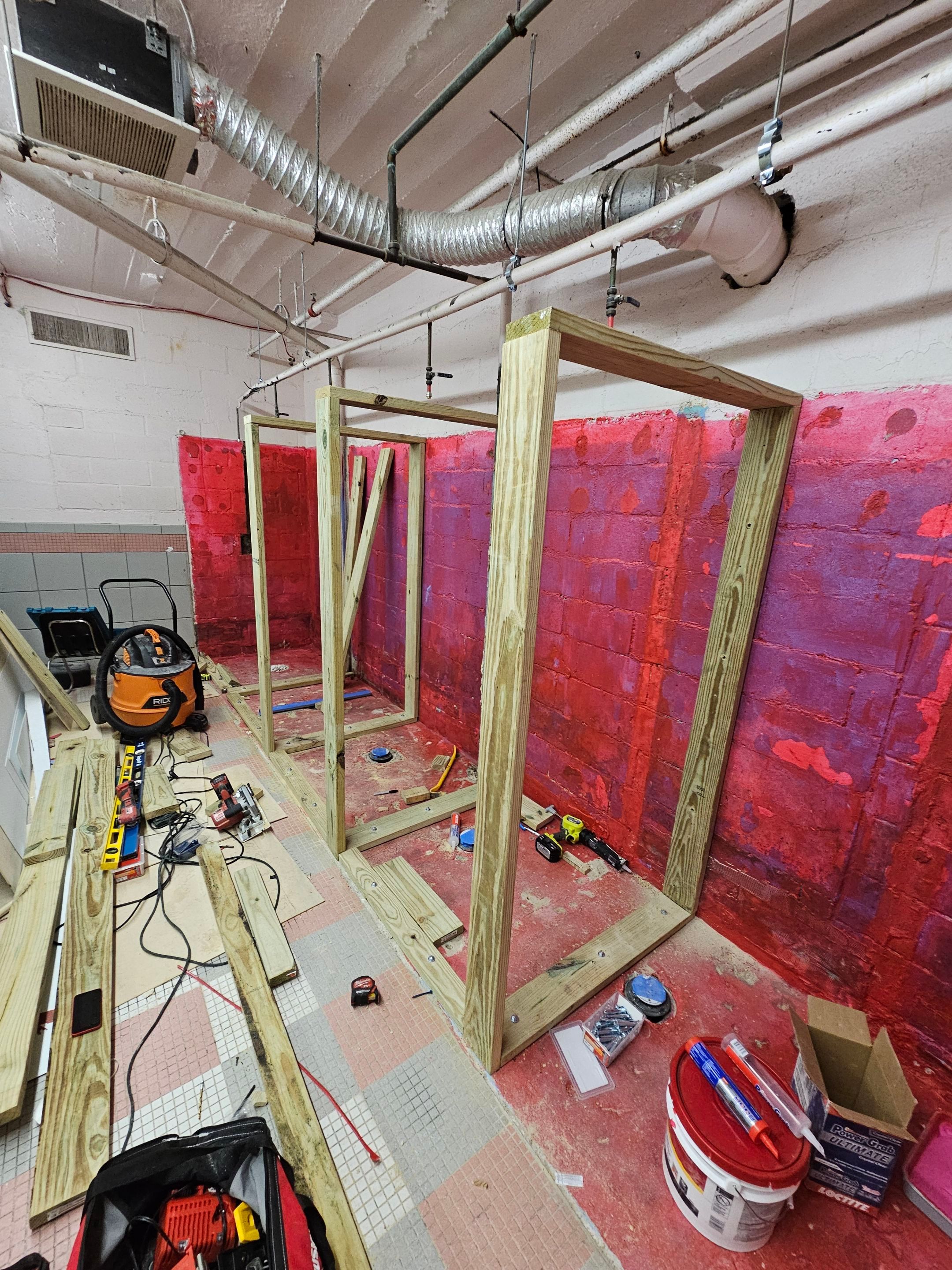 Showers & Storage by EL-GC LLC 