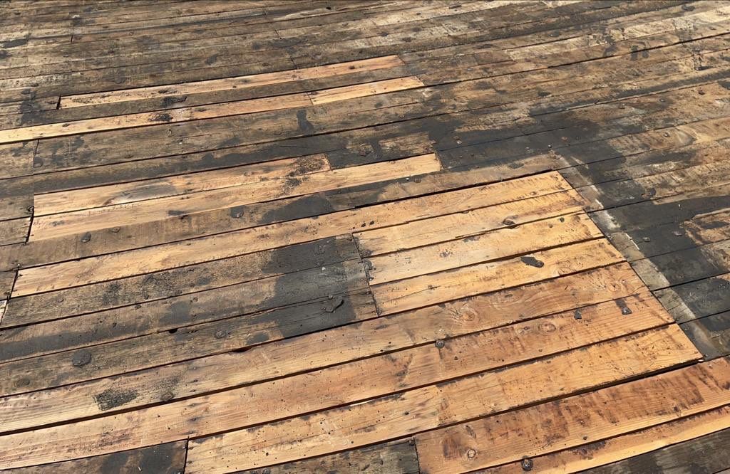 Commercial Roofing Installation using Conklin BenchPly system with PUMA top coat (imbedded fabric system) by Straight Edge Roofing Inc