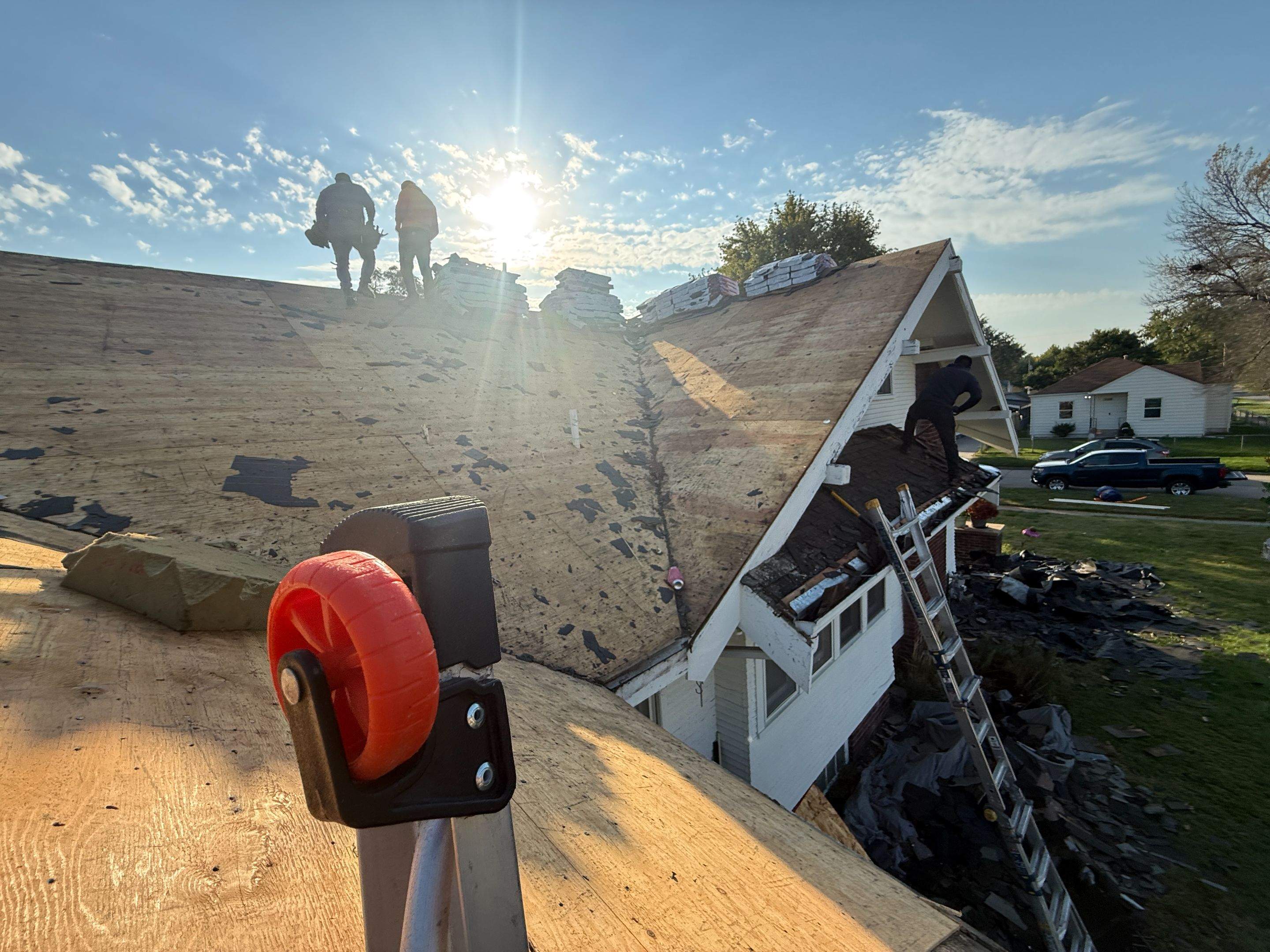 Full Residential Roof Replacement and Detached Garage Roofing in Council Bluffs by Star Home