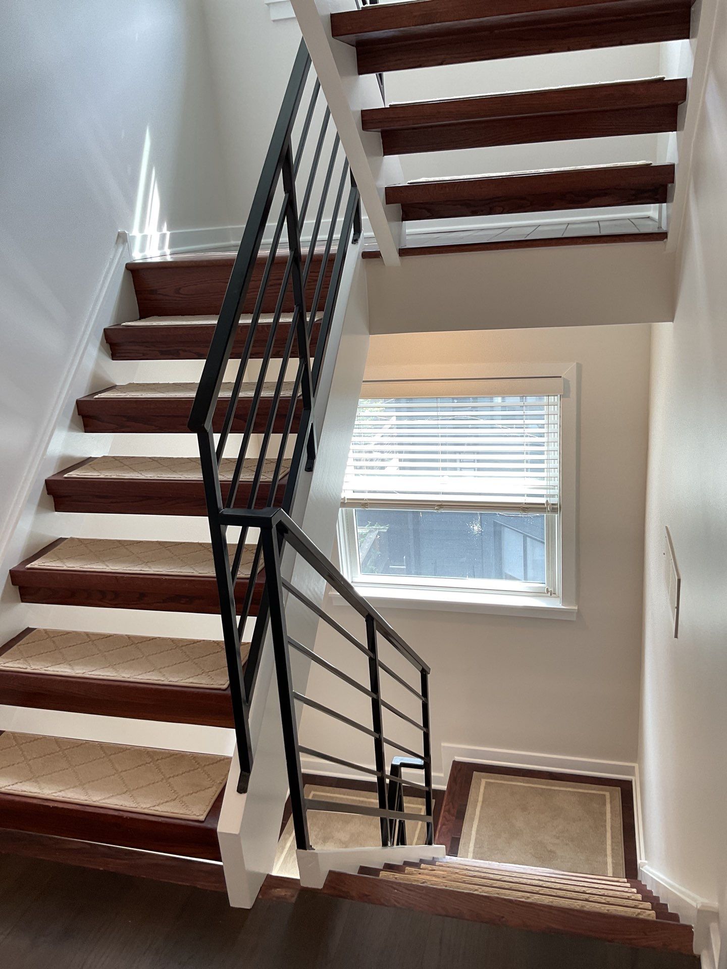 Bright, Clean, and Seamlessly Connected Across Every Floor ✨ by Groovy Hues