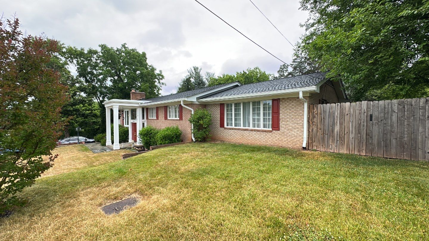 Manassas: CertainTeed Landmark Pro Designer Shingles in Max Def Moire Black by RM Banning, Inc.